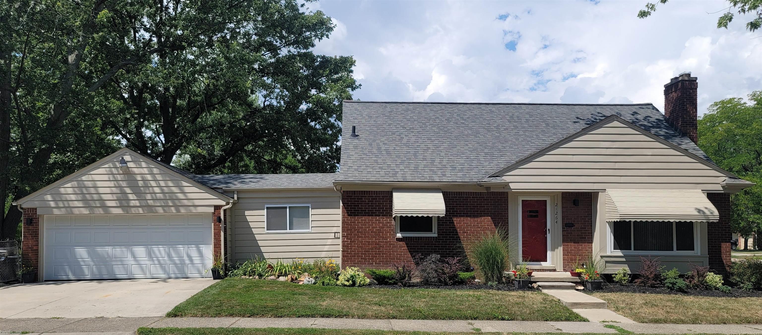 21264 Huntington, Harper Woods, MI 48225