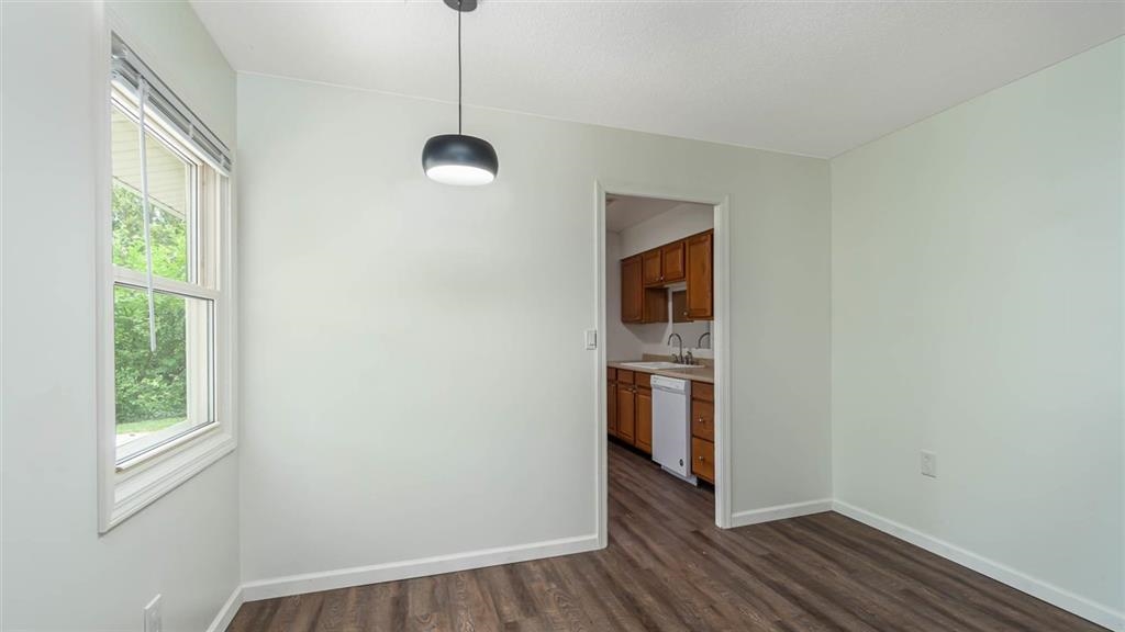 715 Kenny Ct