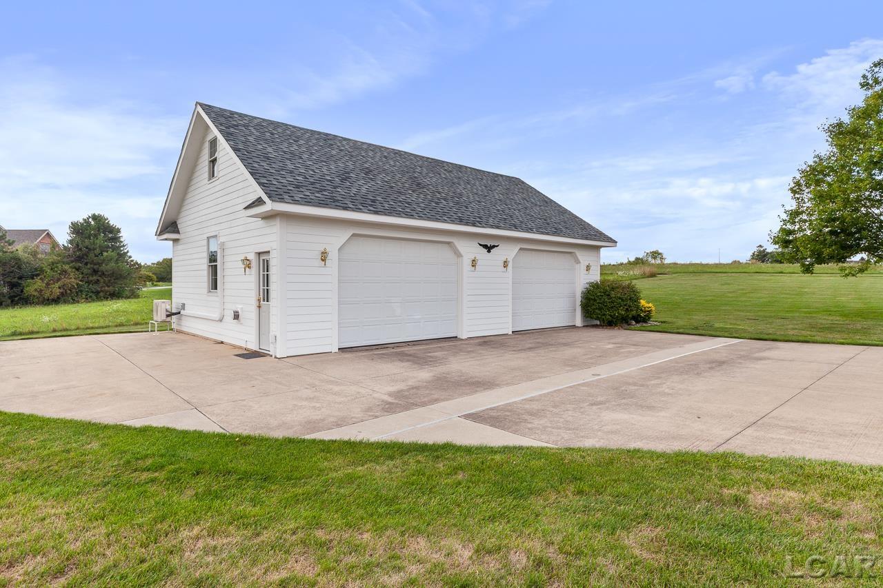 3883 Emery Rd