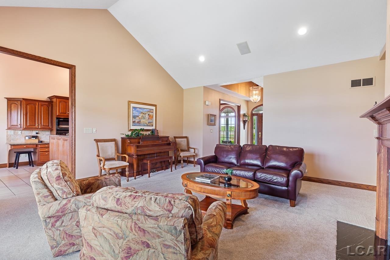 3883 Emery Rd