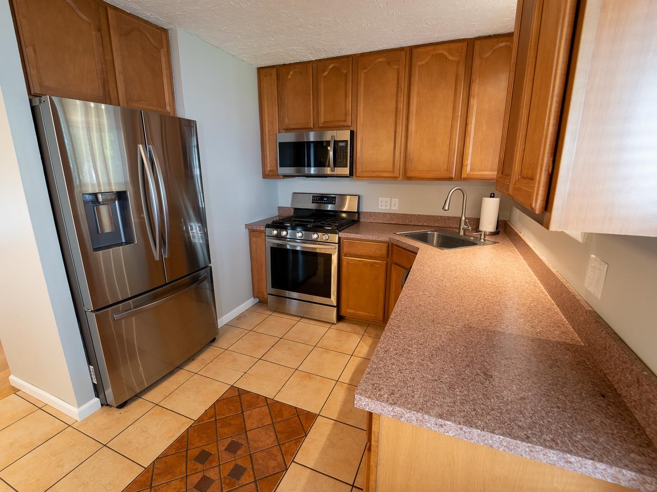 3207 Kentwood Drive