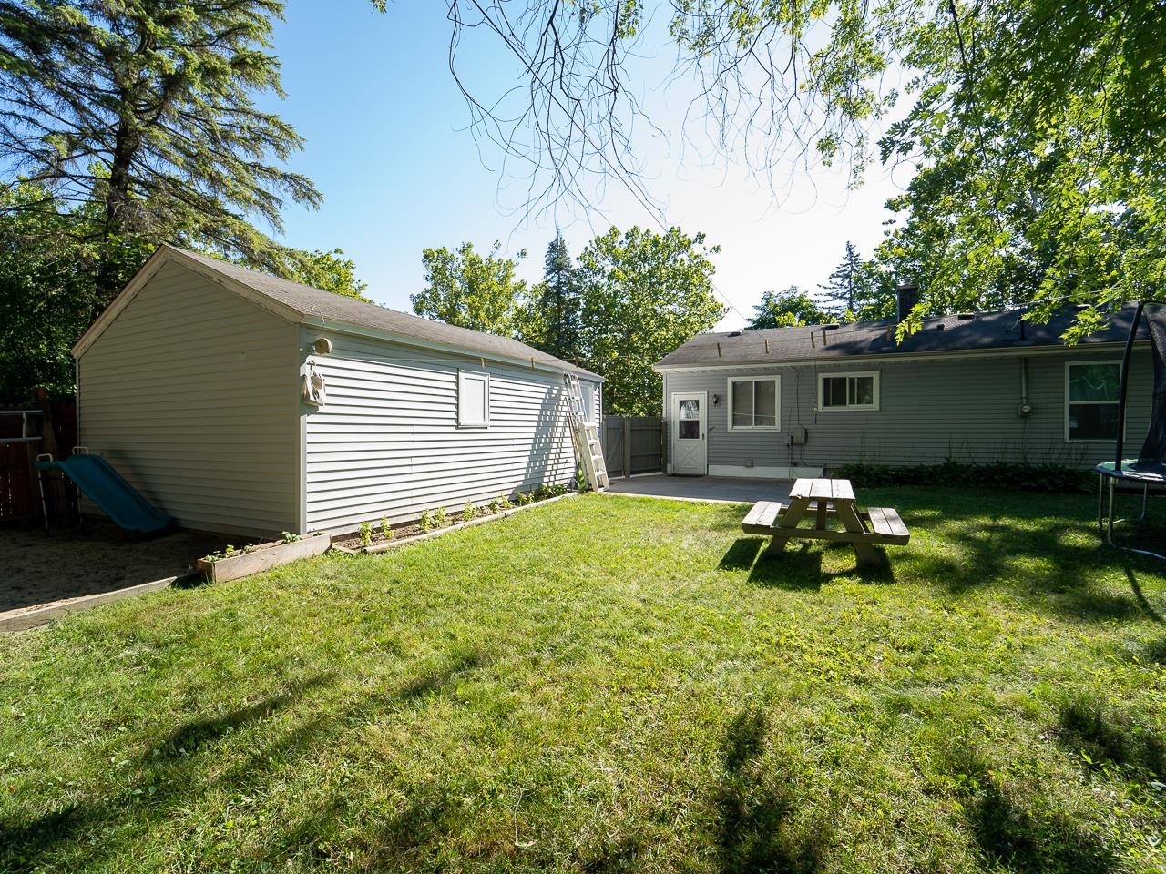3207 Kentwood Drive