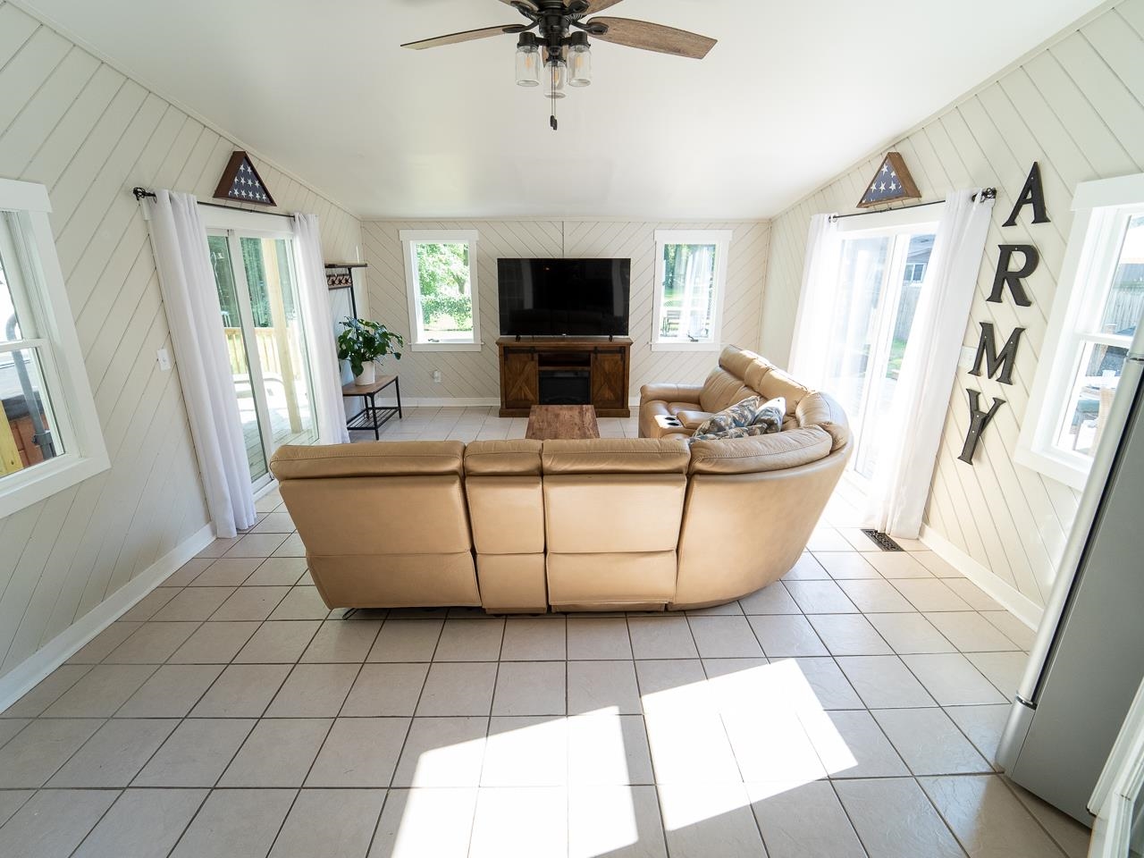 1413 Brentwood Dr