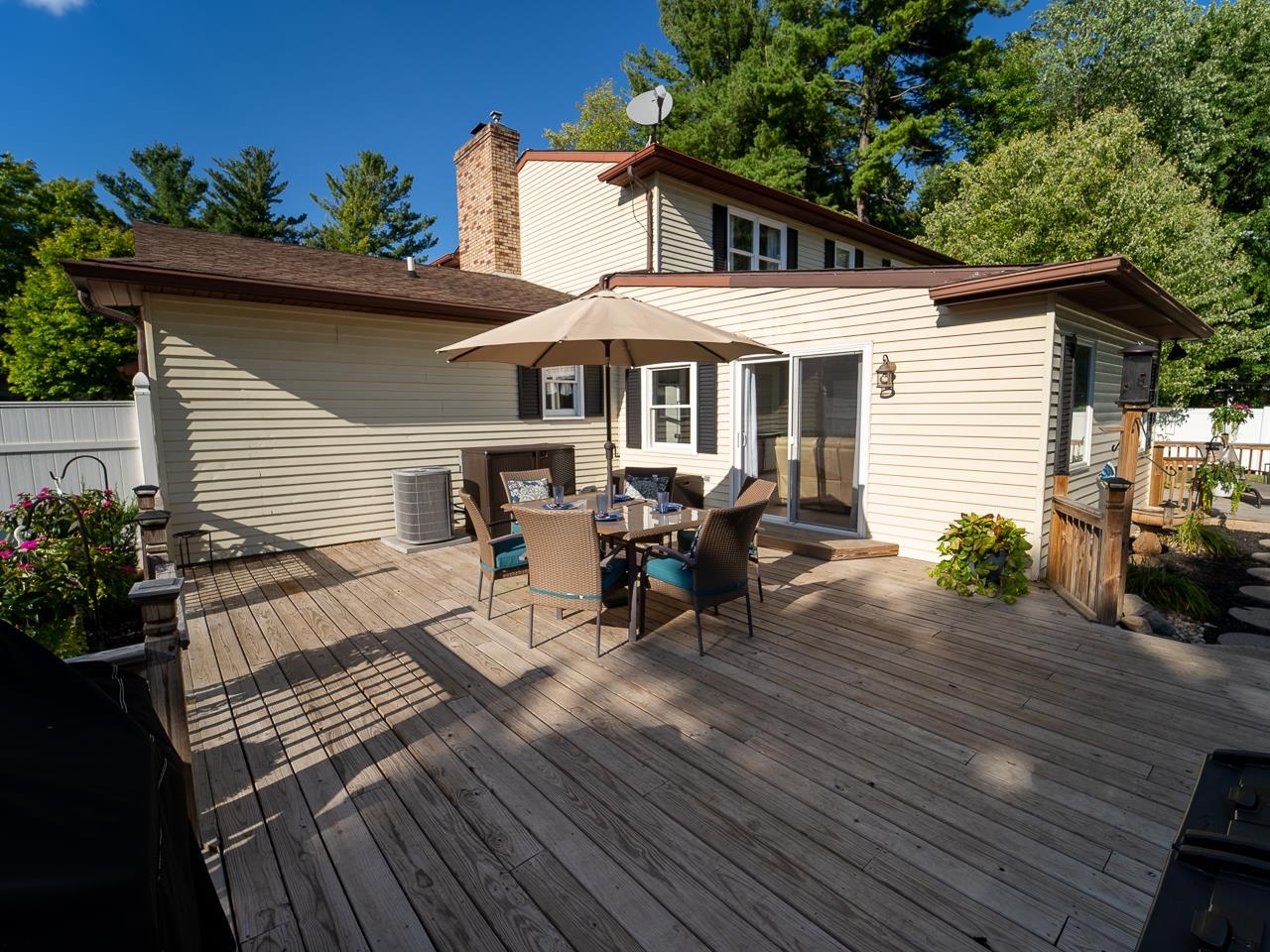 1413 Brentwood Dr