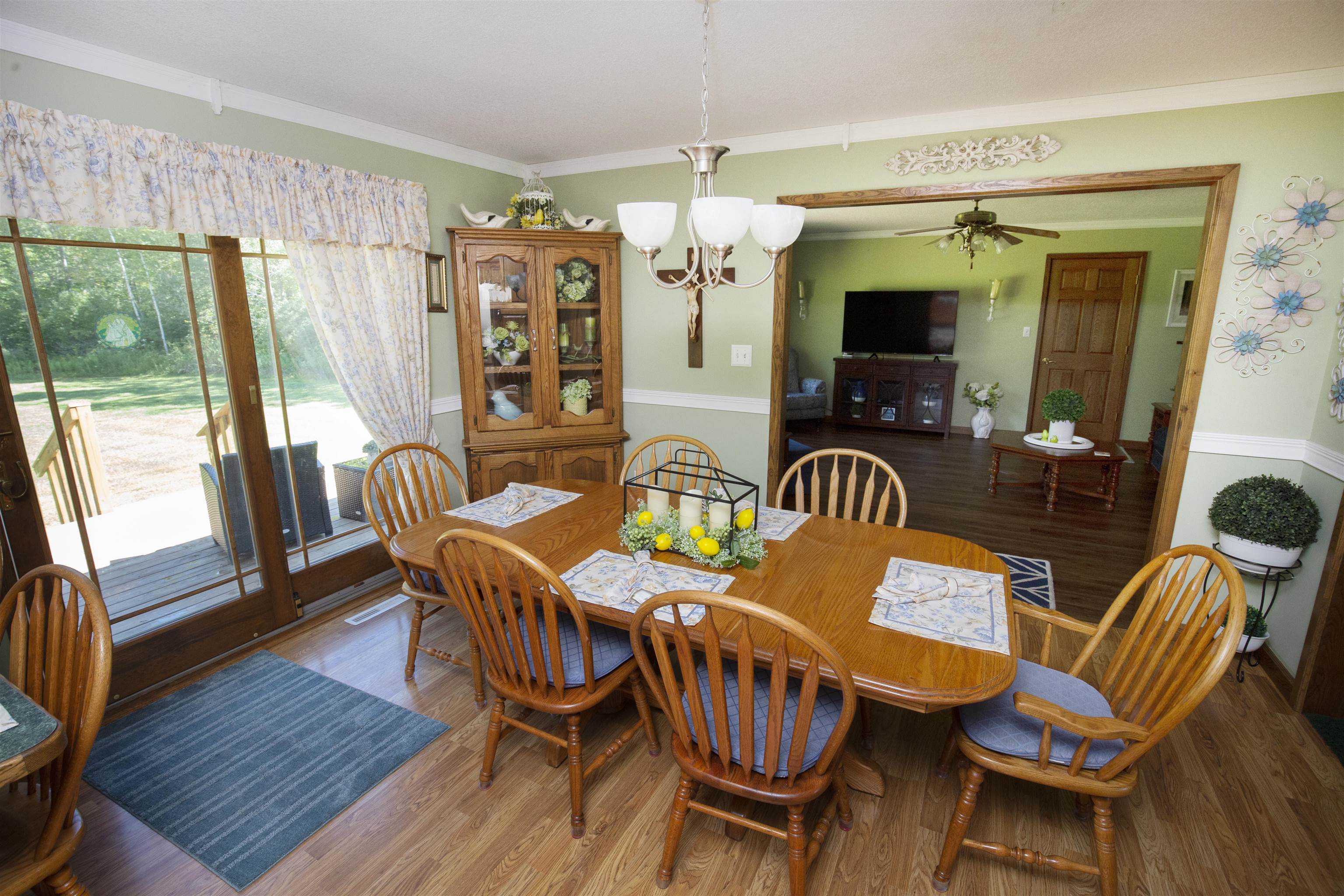 1125 E Highwood