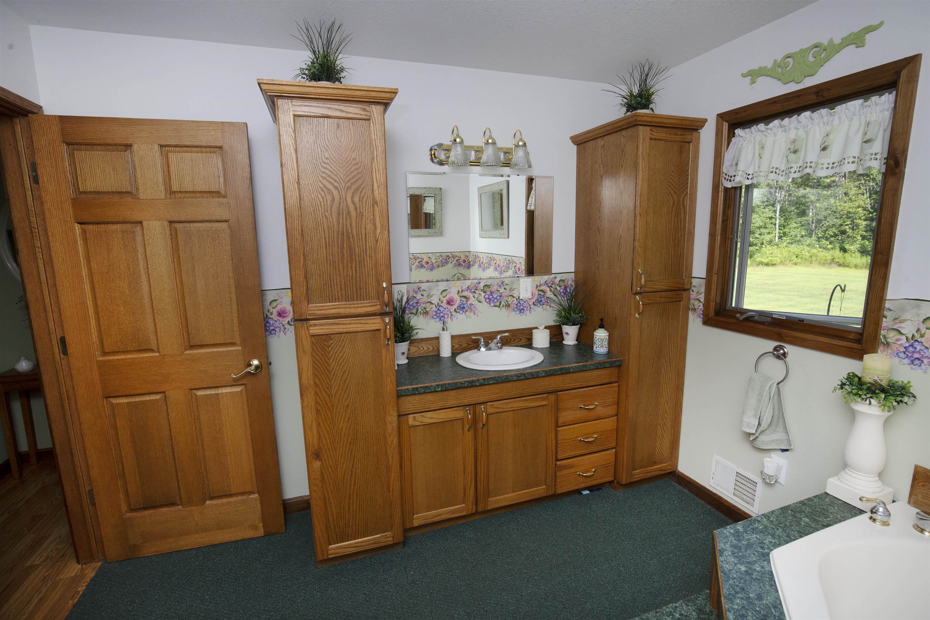 1125 E Highwood