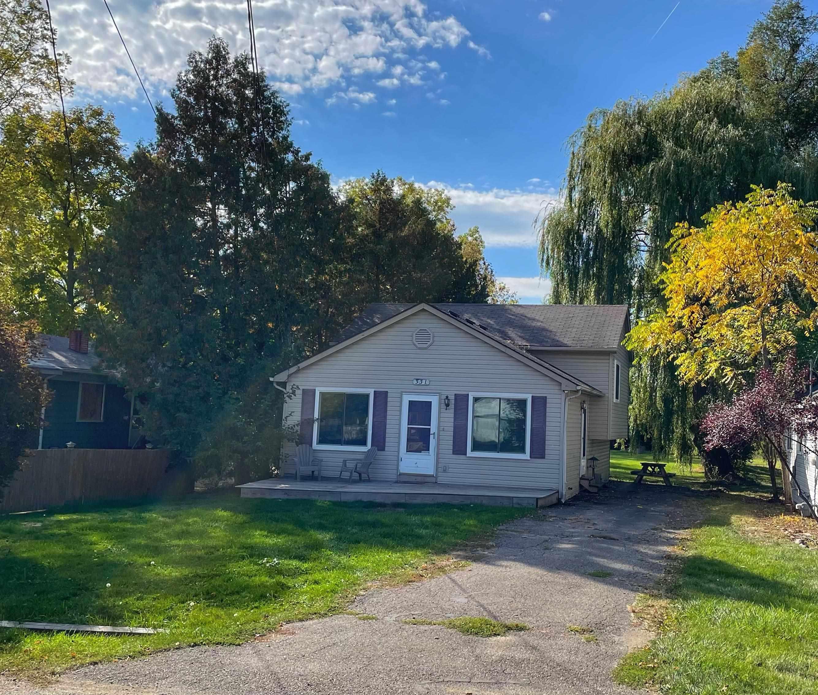 Built in 2002 this charming tri level is ready to move in! Huge 1/3 acre lot, 3 bedrooms, 2 full bath. Living room and Family rooms. Open  concept kitchen with island and Stainless appliances. Gas forced air Furnace with Central air, Washer and dryer included. Immediate occupancy!