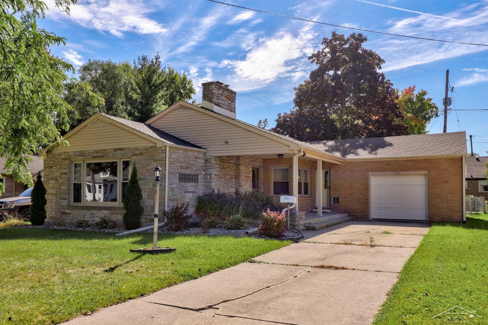 1931 Brockway St, Saginaw, MI 48602