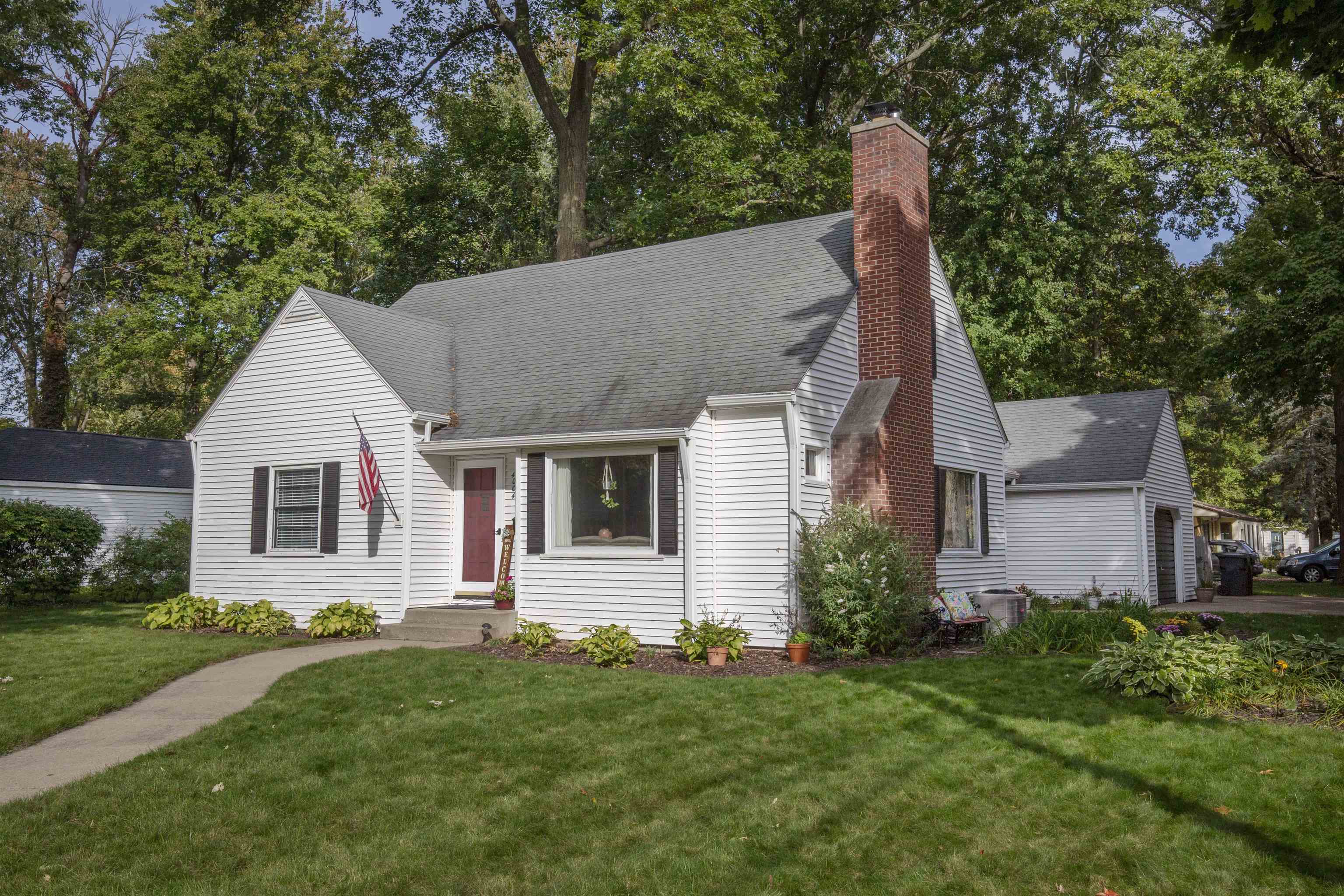 4004 Oak Court