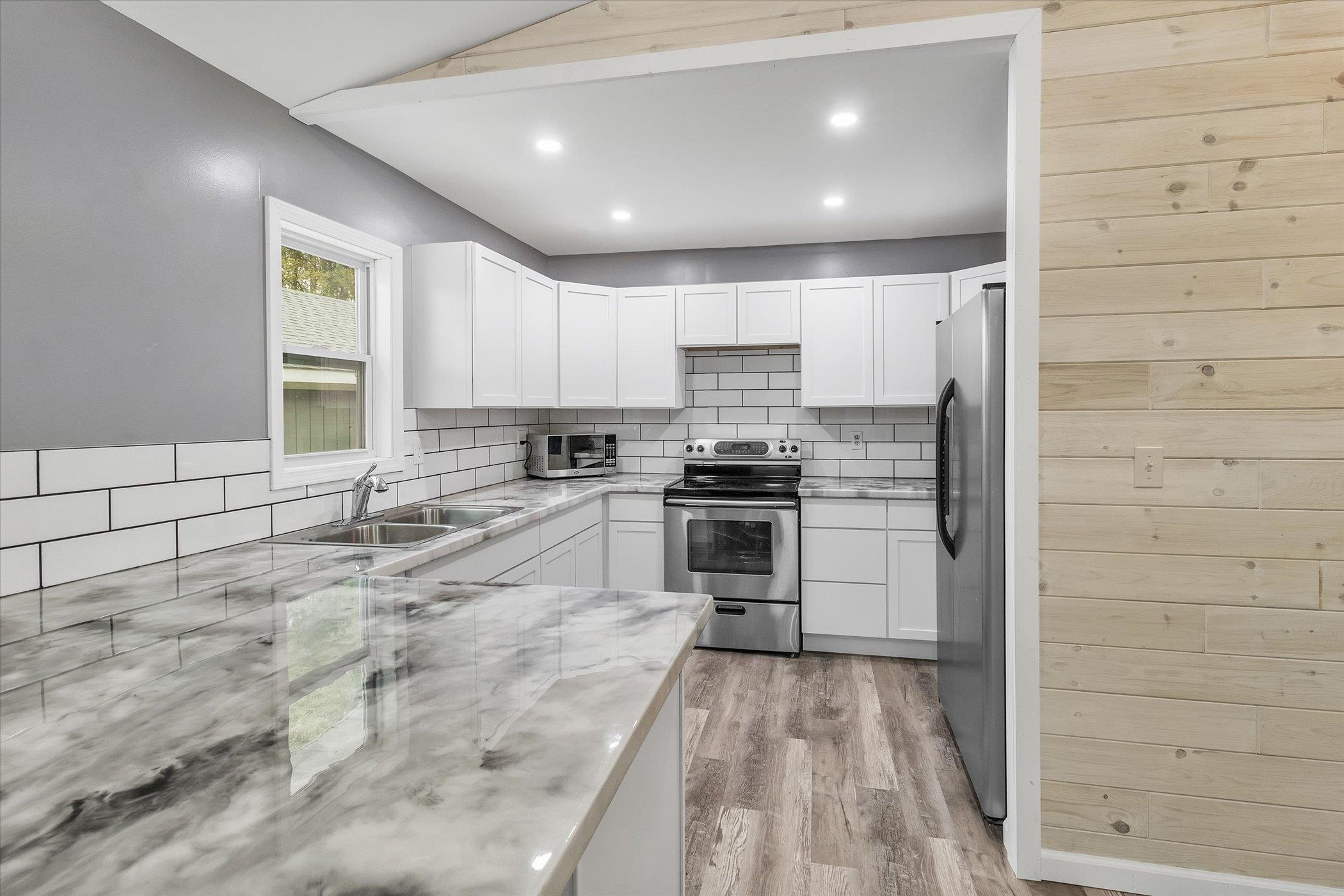 3667 Calhoun Road