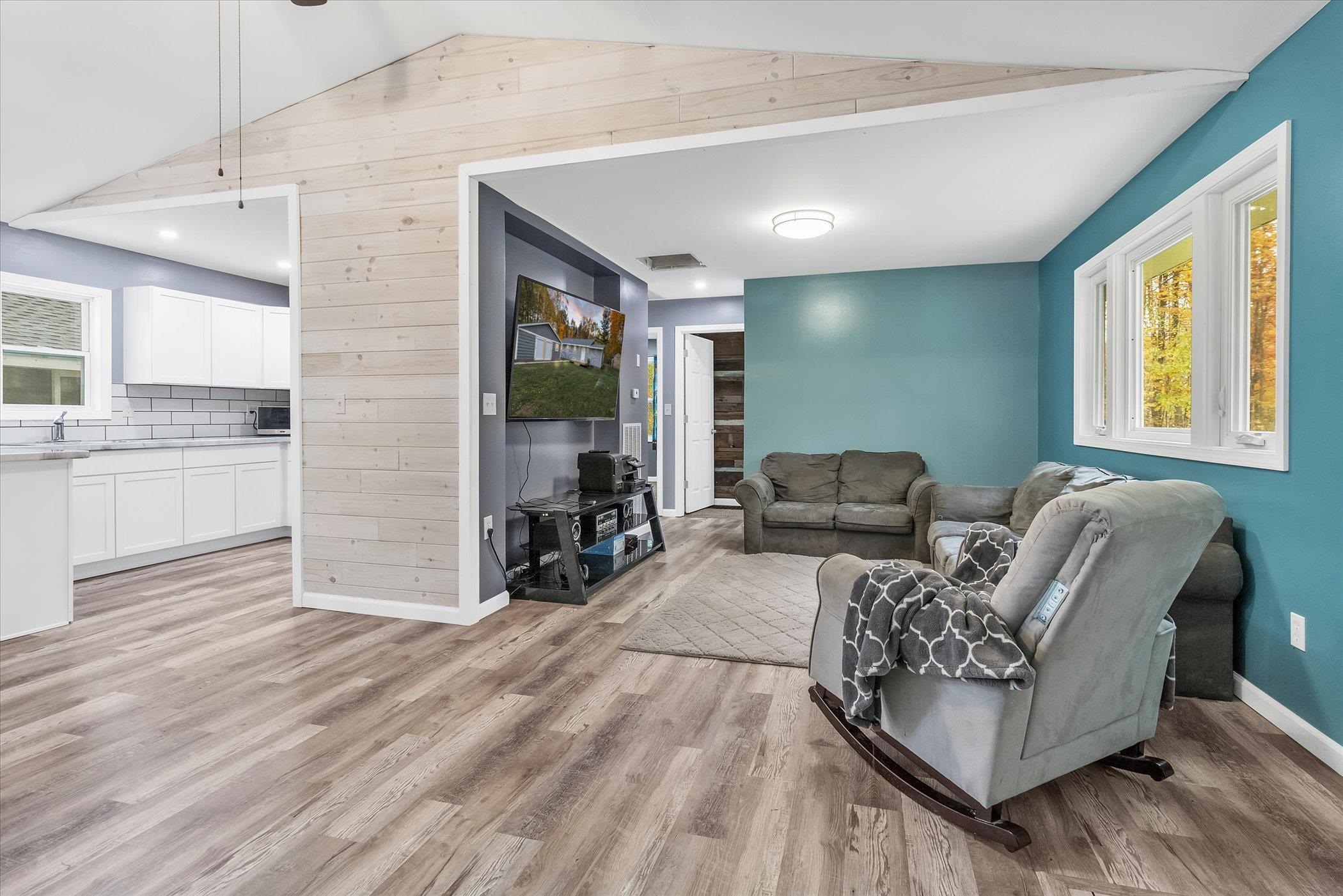 3667 Calhoun Road