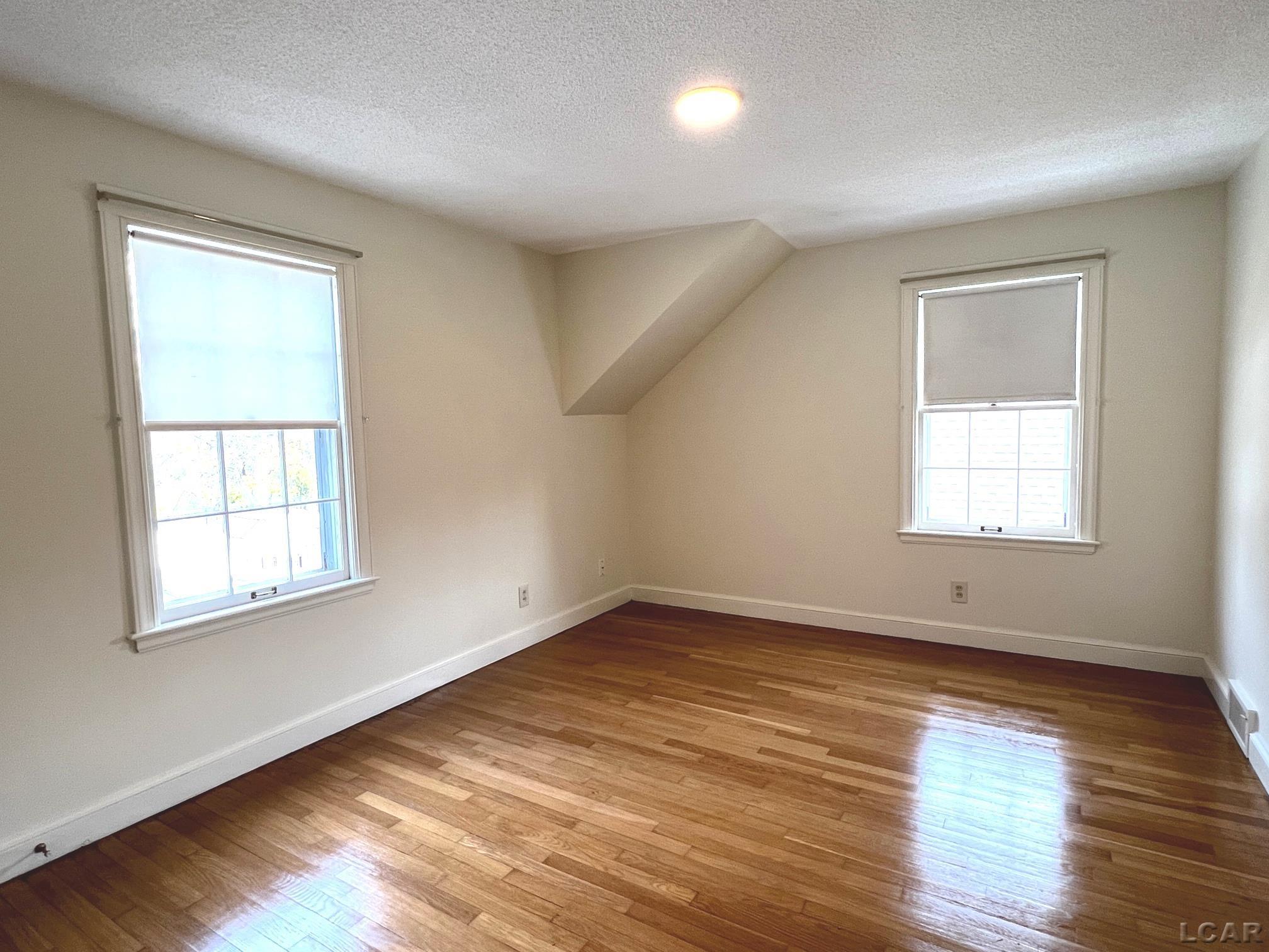 2 Scott Ct