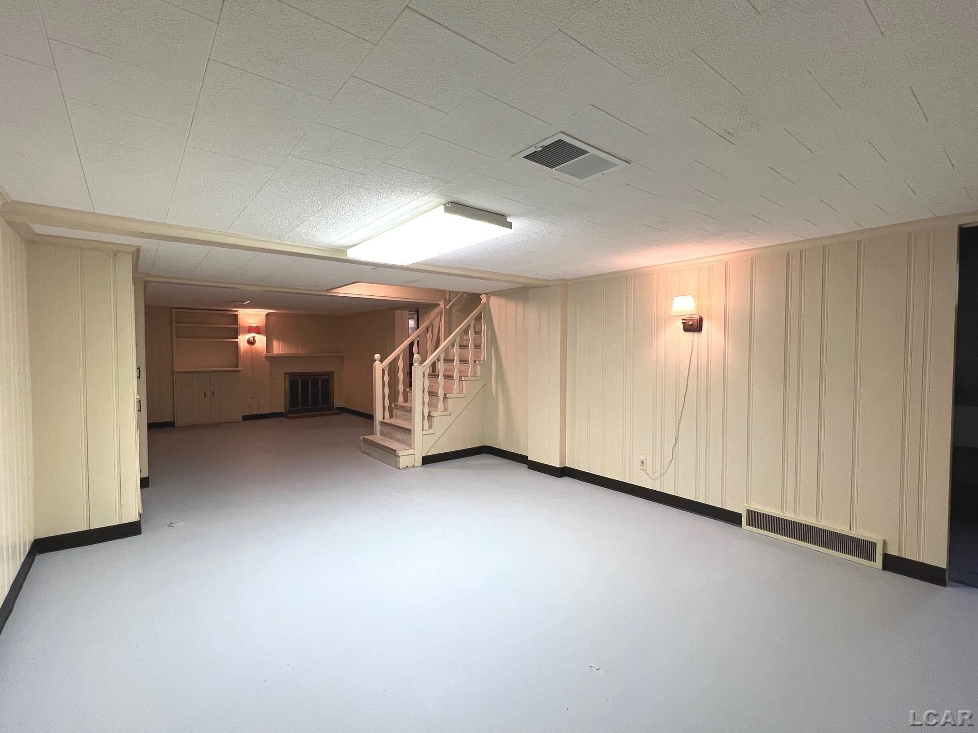 2 Scott Ct