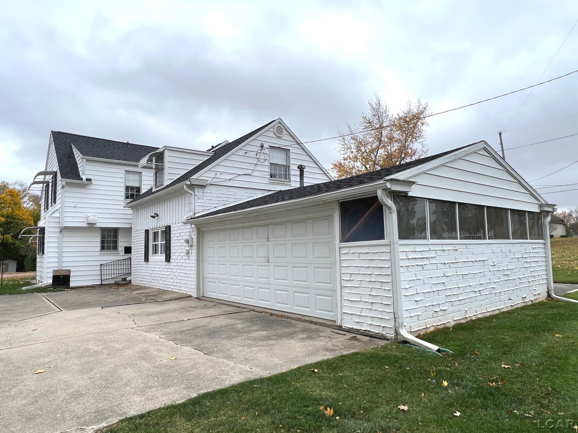 2 Scott Ct