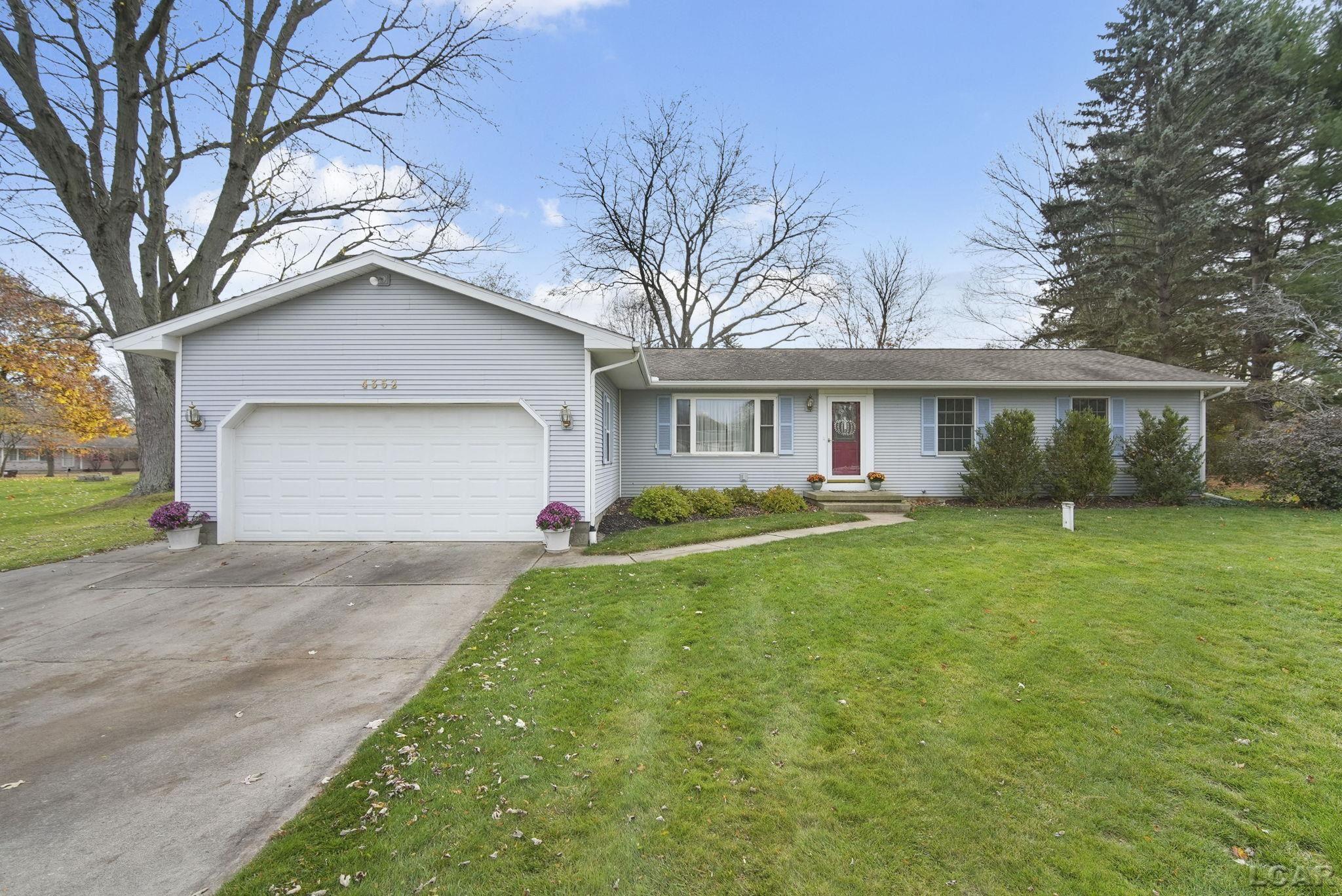 4352 Montrose Ct, Adrian, MI 49221