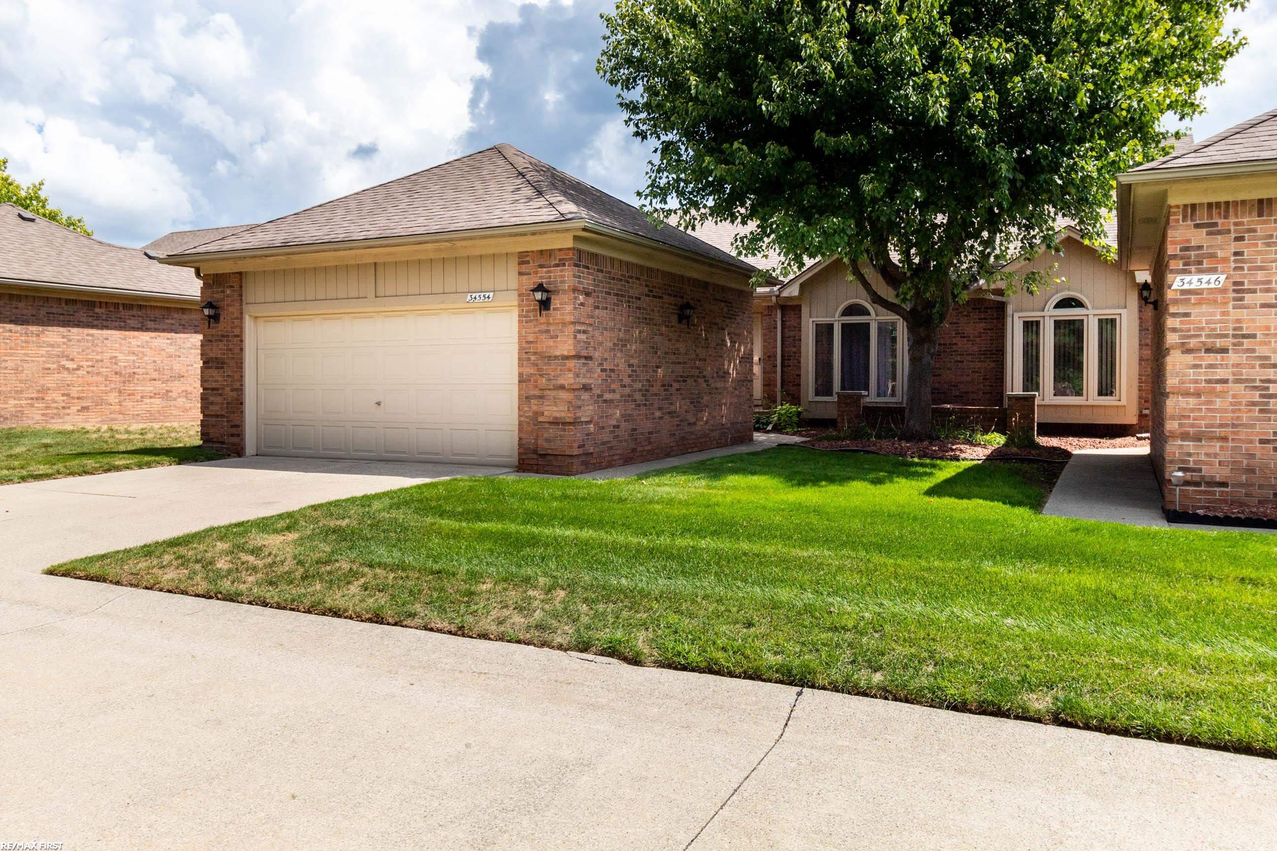 34554 Maple Lane Drive, Sterling Heights, MI 48312