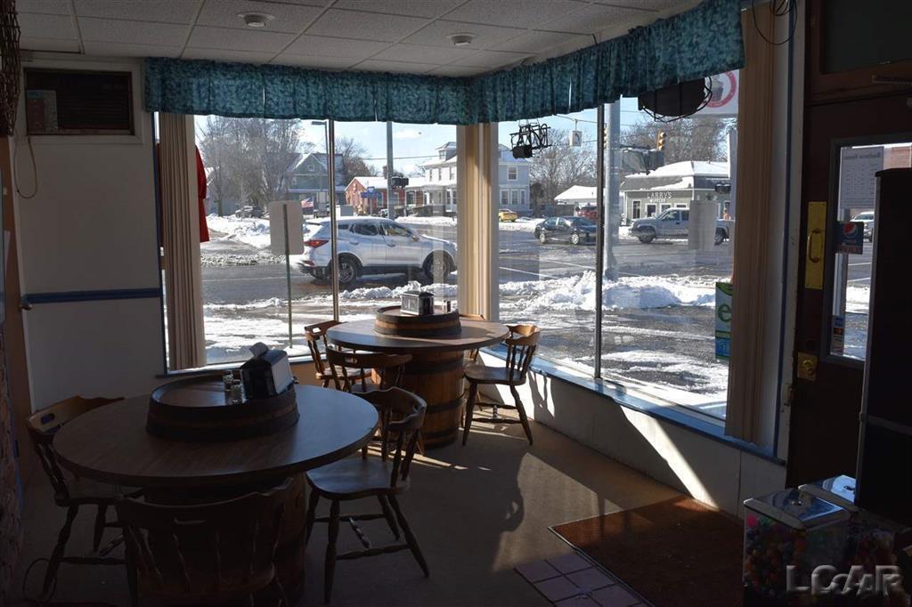 143 S Winter