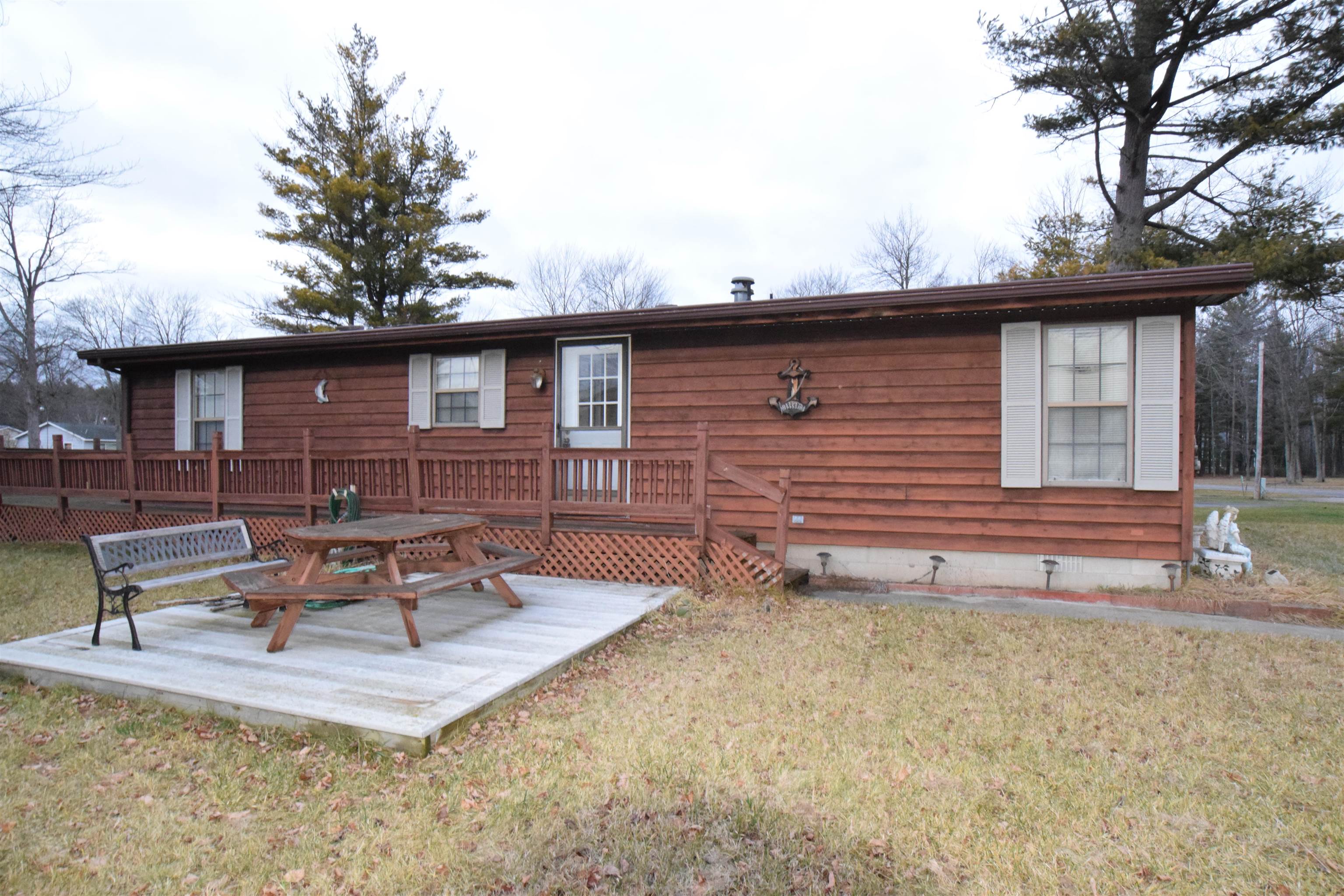 Perfect for a cottage or just a nice country home this 3 bedroom ranch is waiting for you to call it your own.