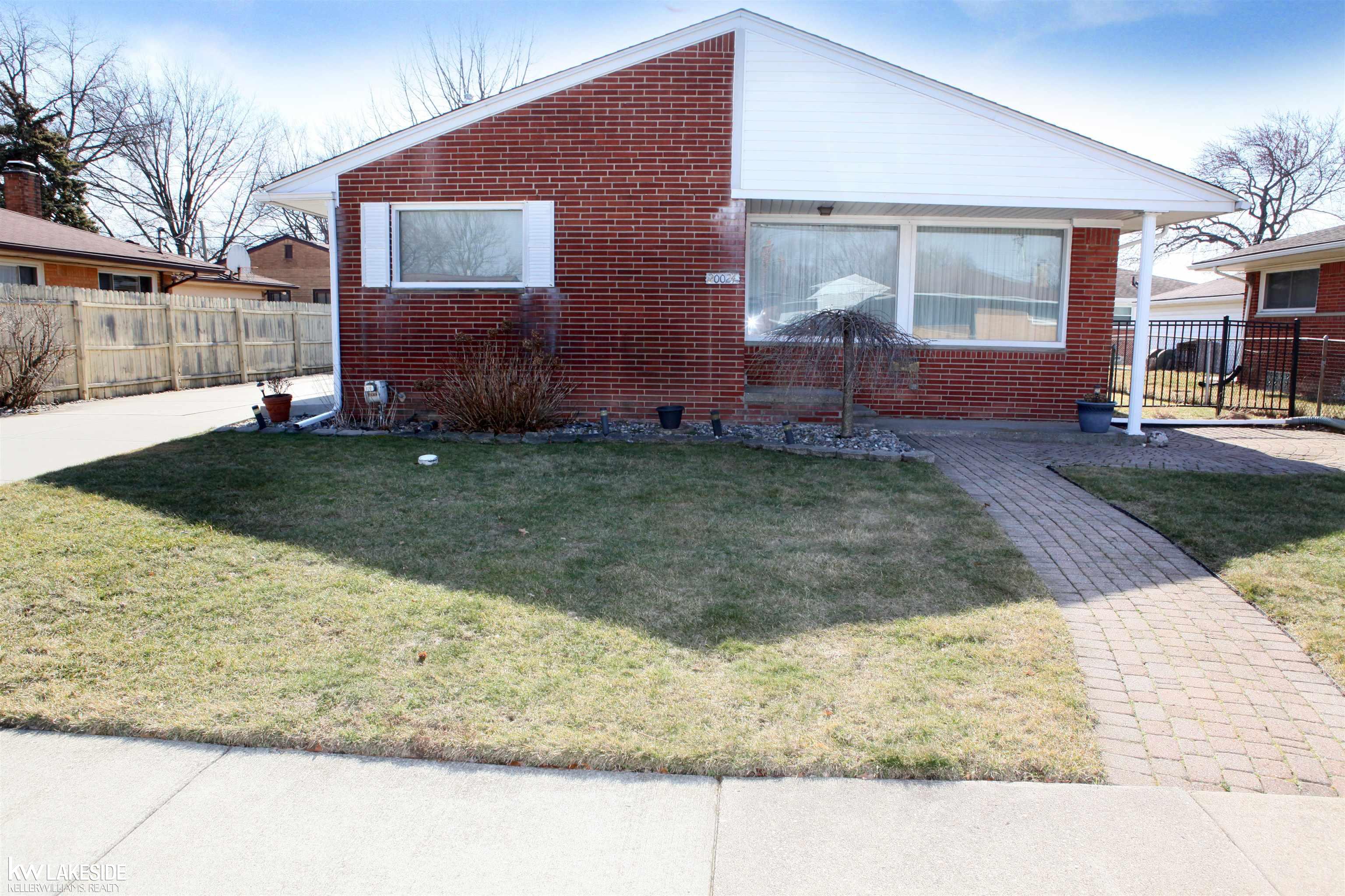 20024 Valera St., Saint Clair Shores, MI 48080