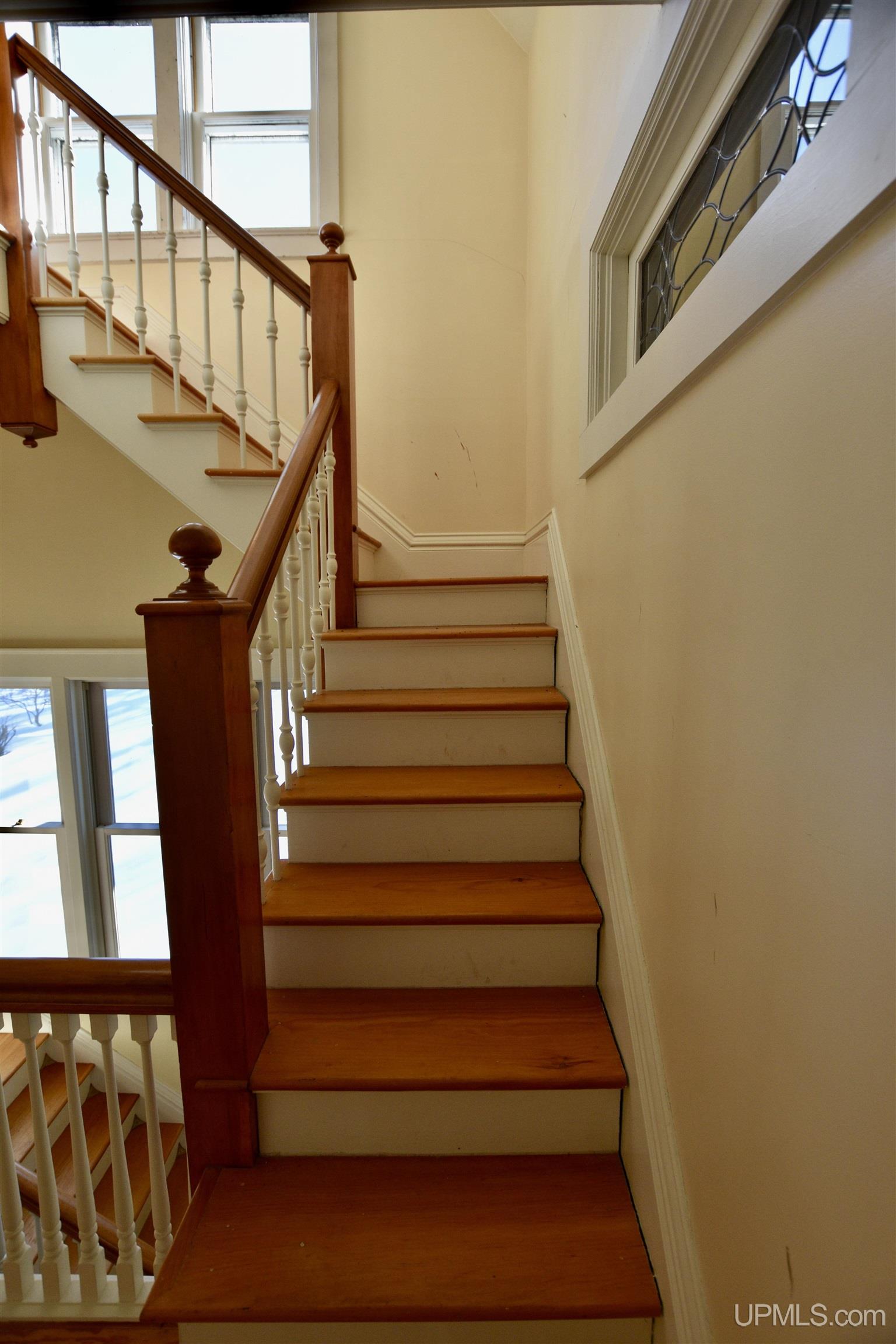 71 Victoria Ave
