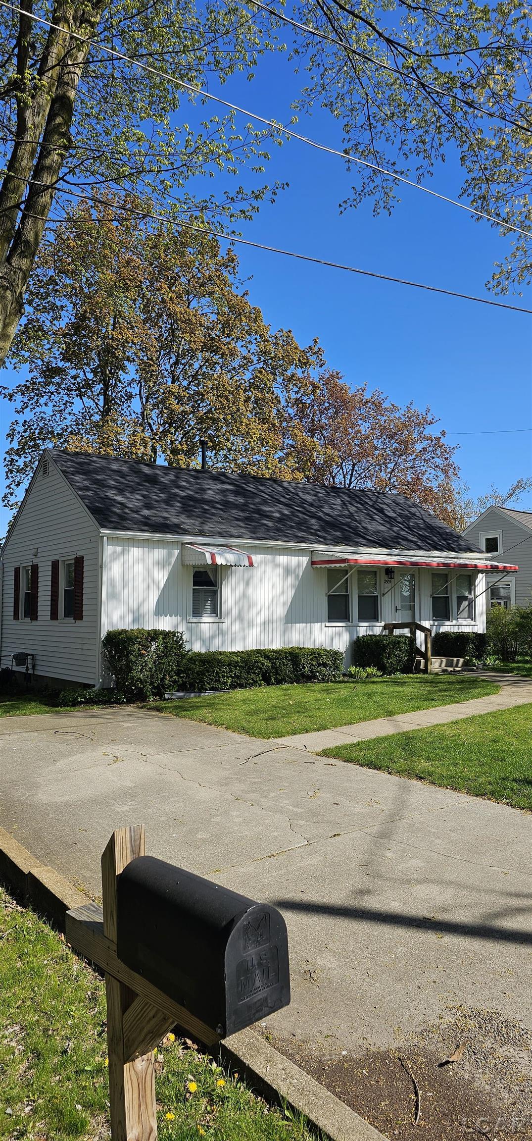 2535 Island Park Dr., Manitou Beach, MI 49253