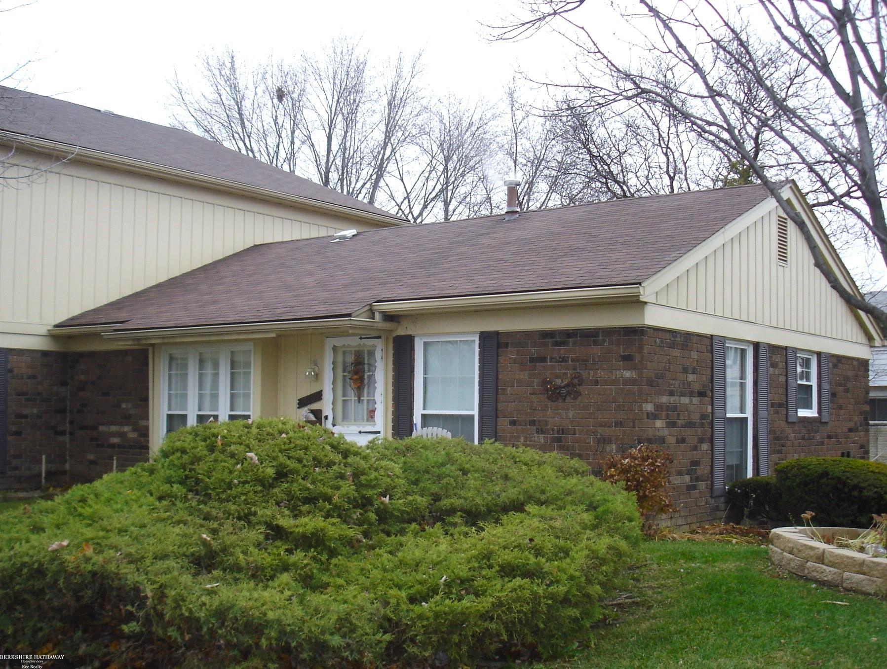 34265 GARFIELD CIRCLE, FRASER, MI 48026