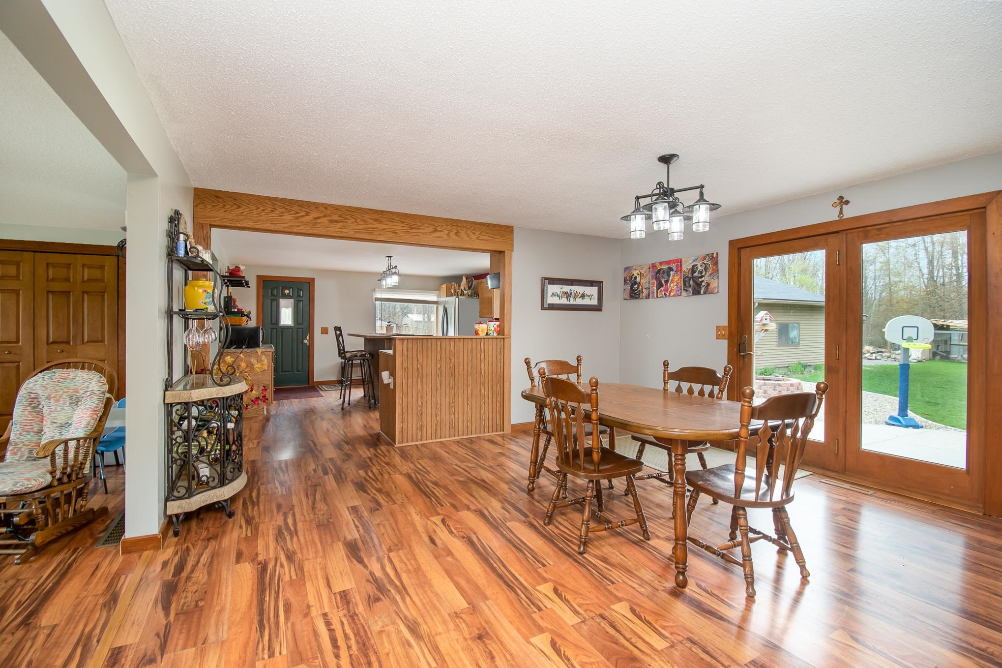 1817 E COGGINS, PINCONNING, MI 48650