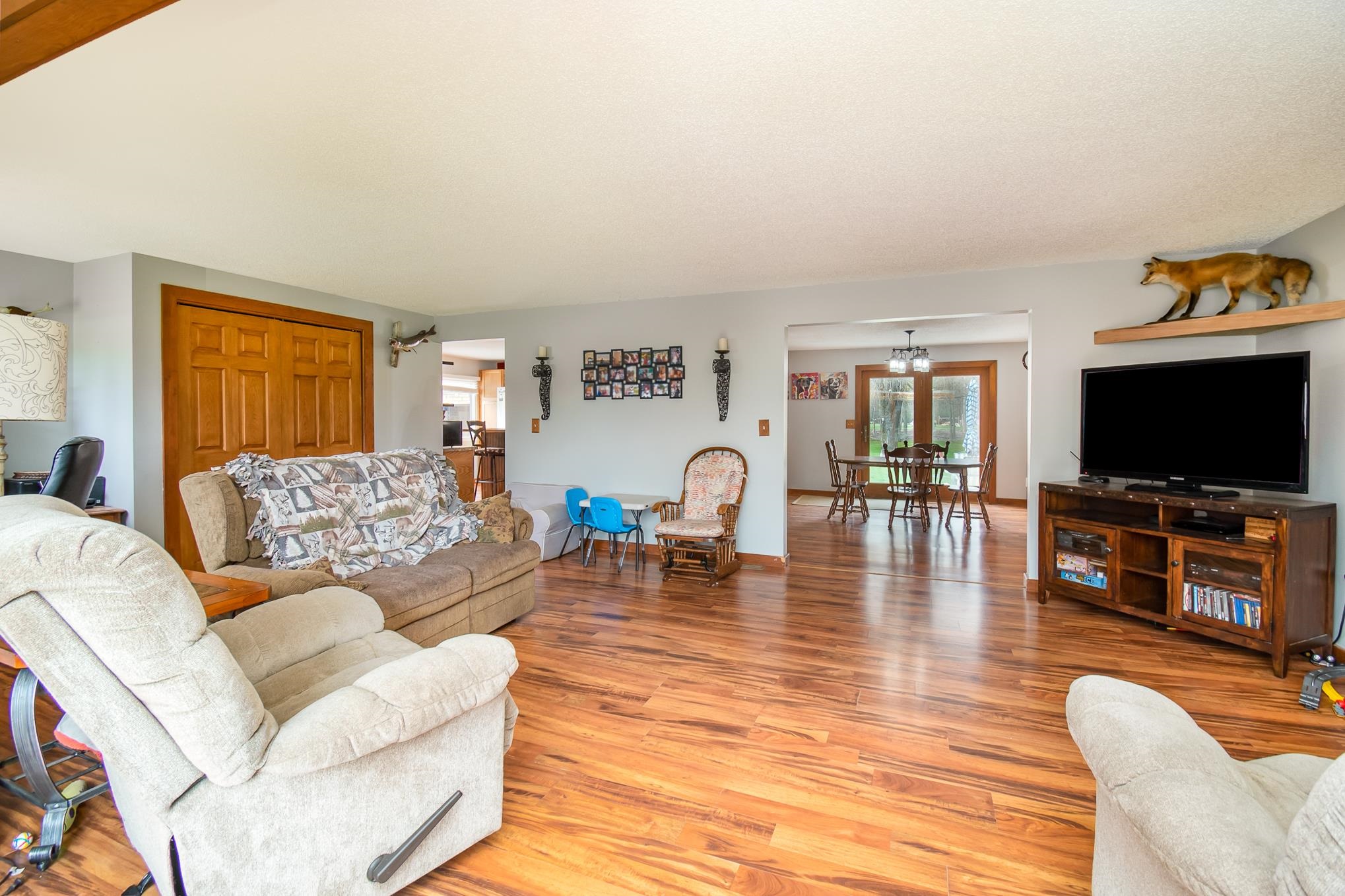 1817 E COGGINS, PINCONNING, MI 48650