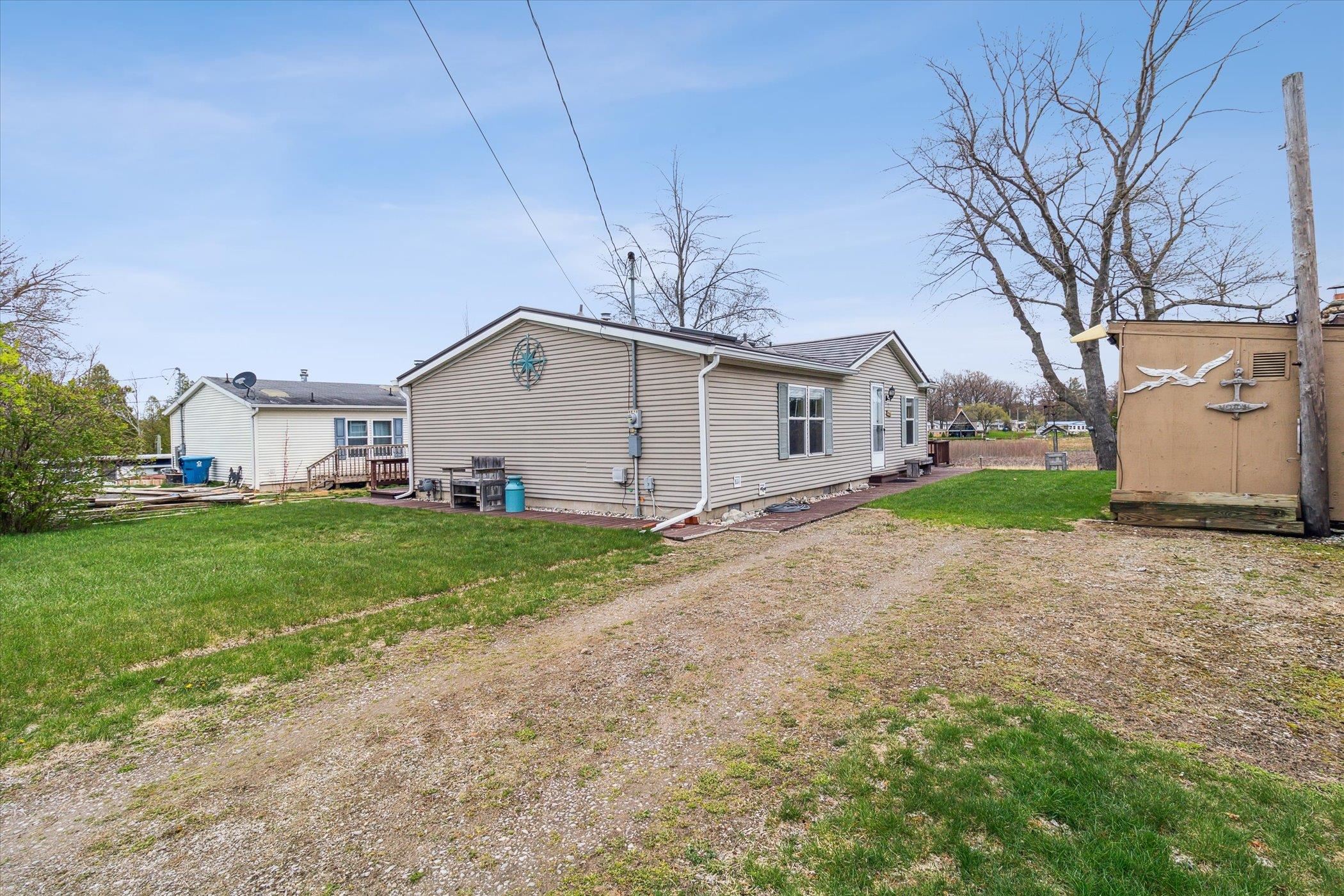 4411 S Lakeview Drive