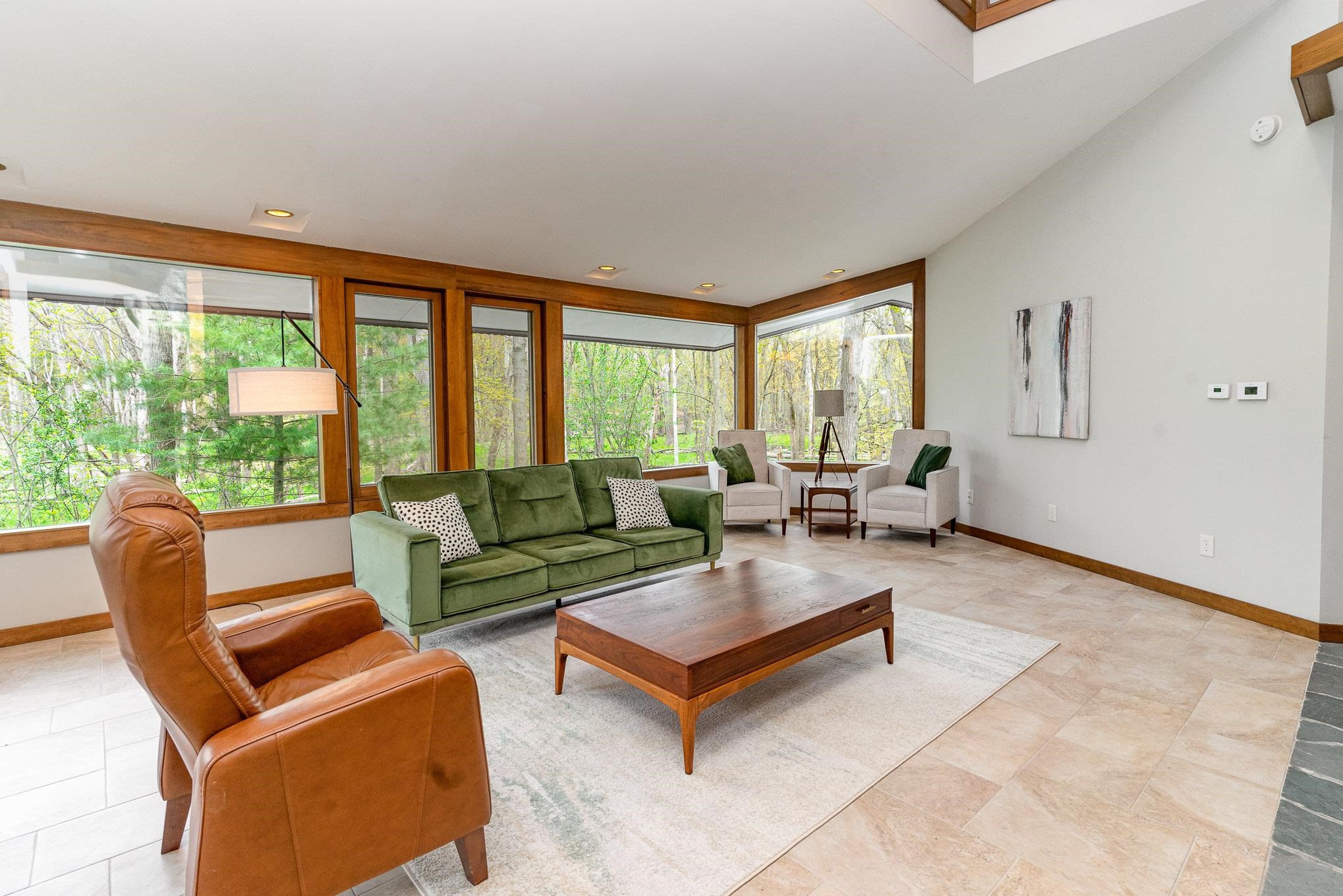 3411 Valley Drive