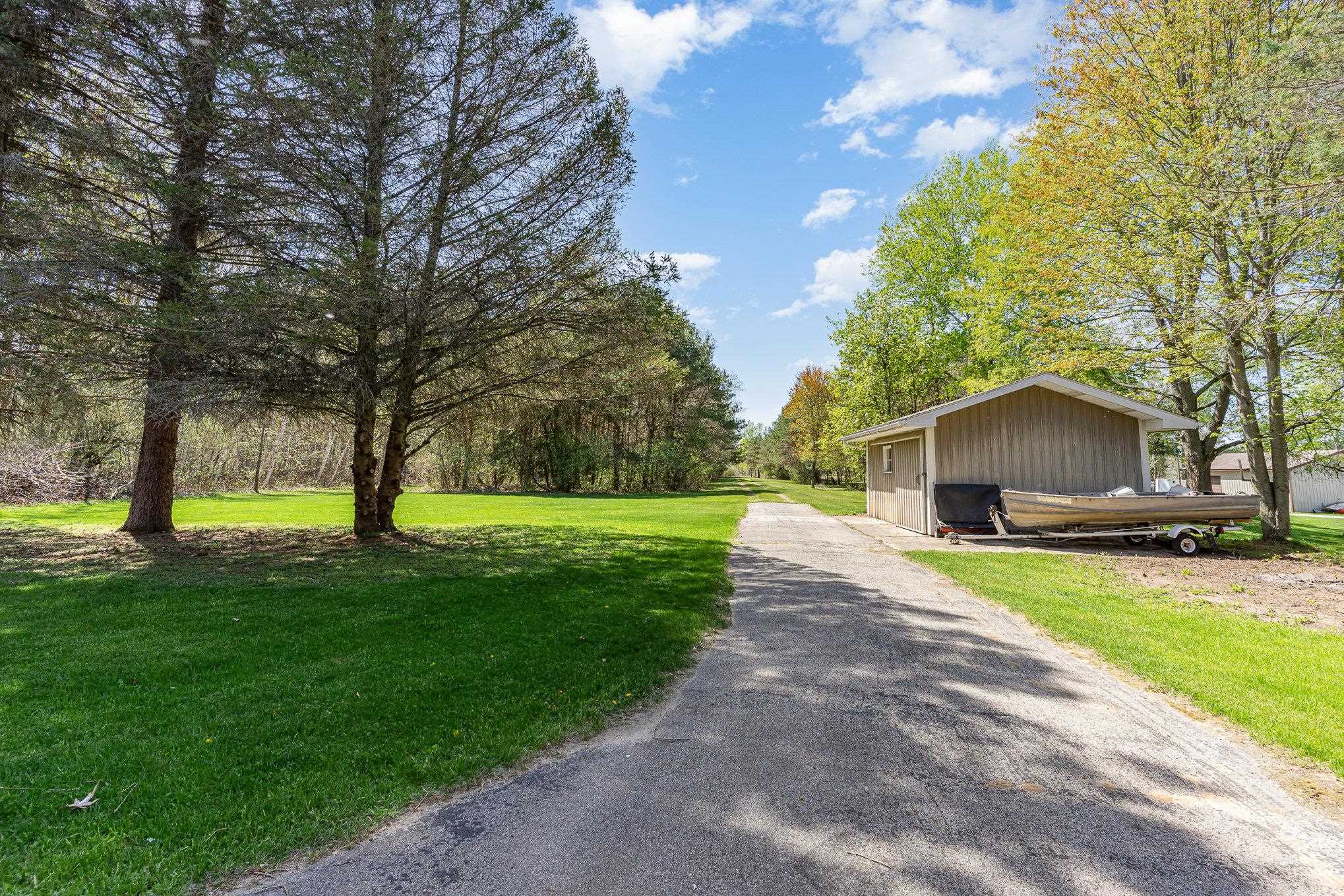 607 White Road