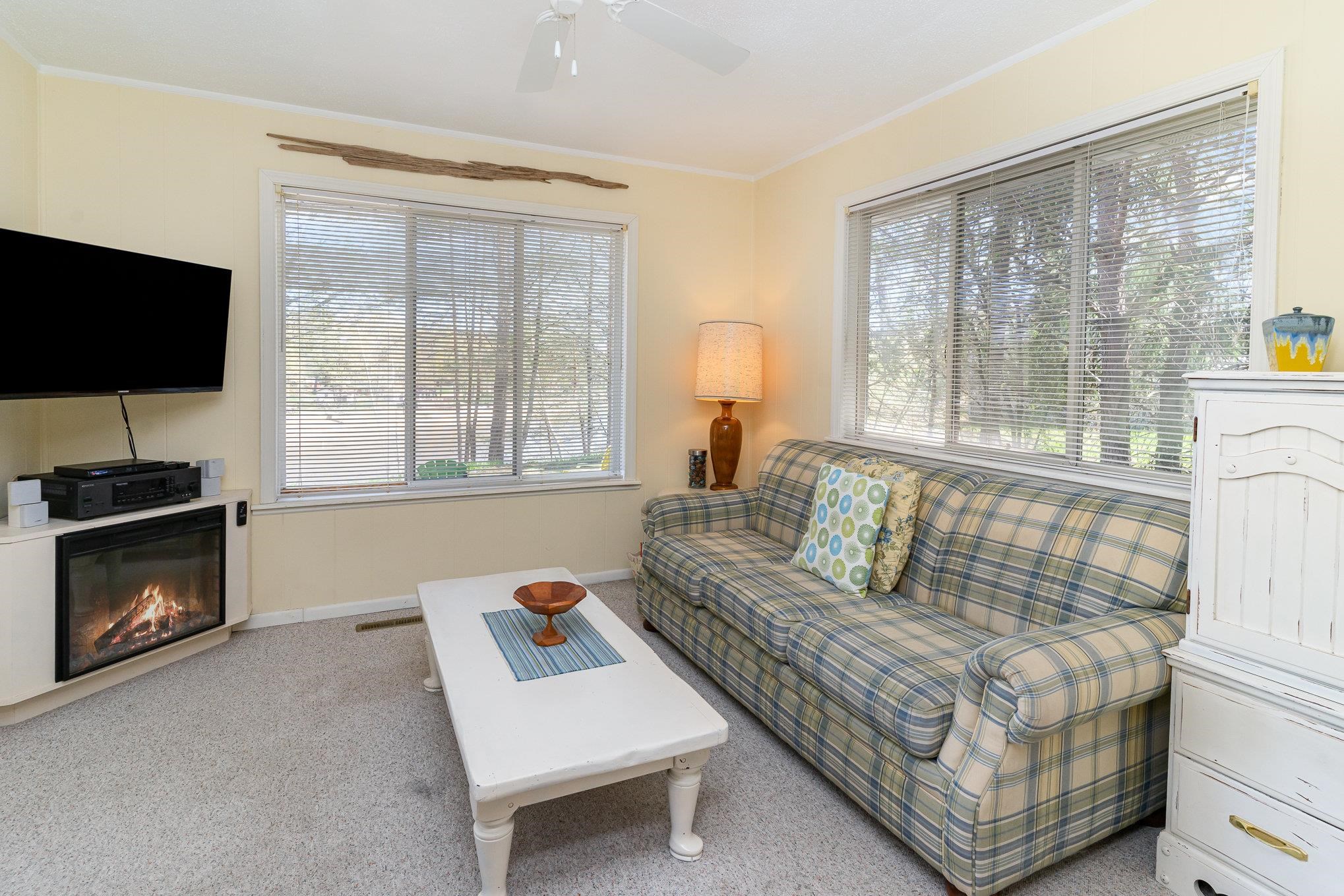 607 White Road