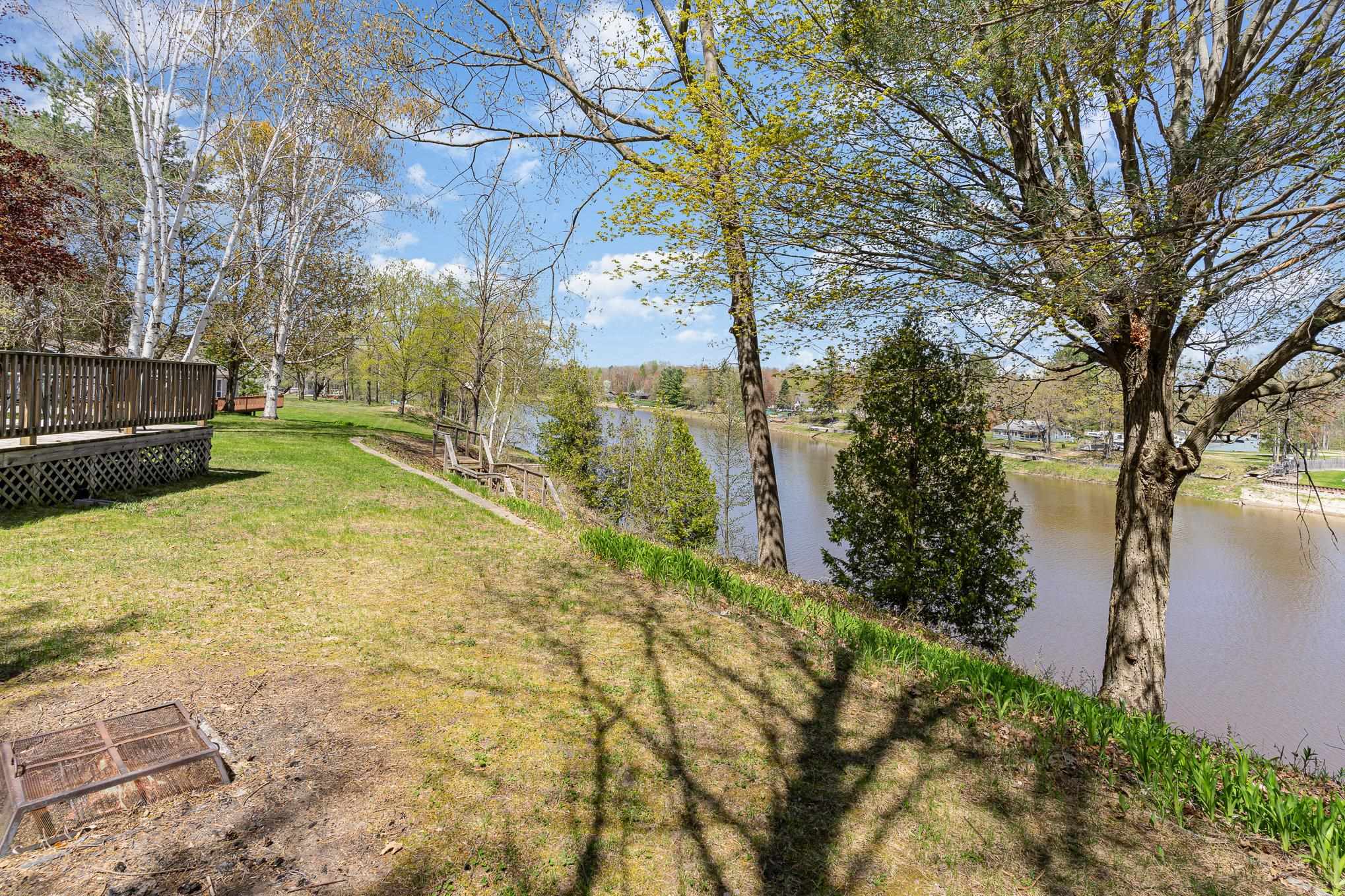 607 White Road