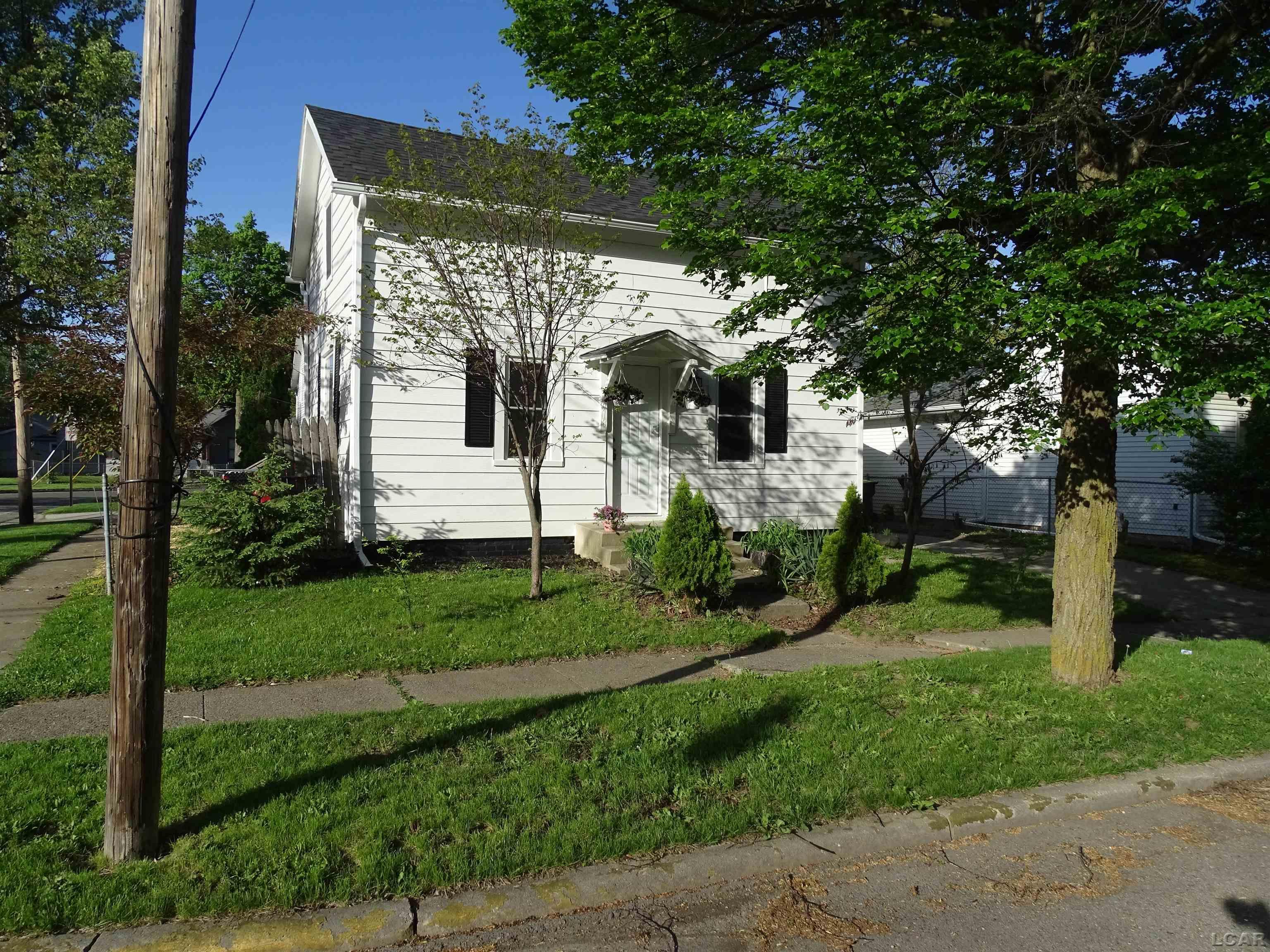 918 E Maple, Adrian, MI 49221