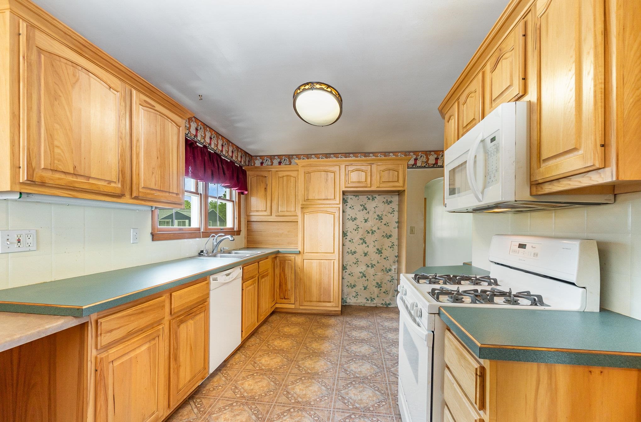 608 N Dewitt