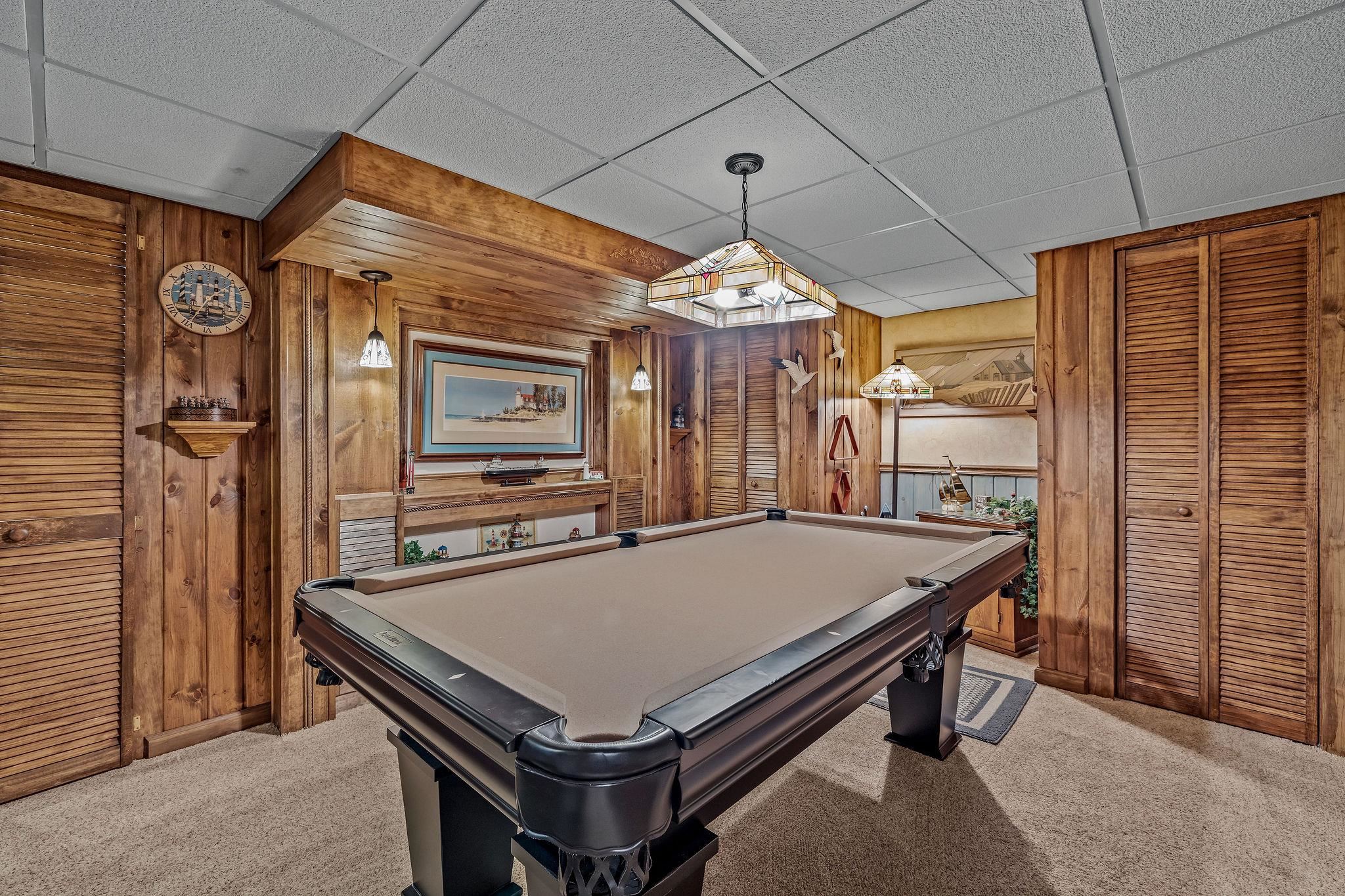 5631 W Spring Knoll