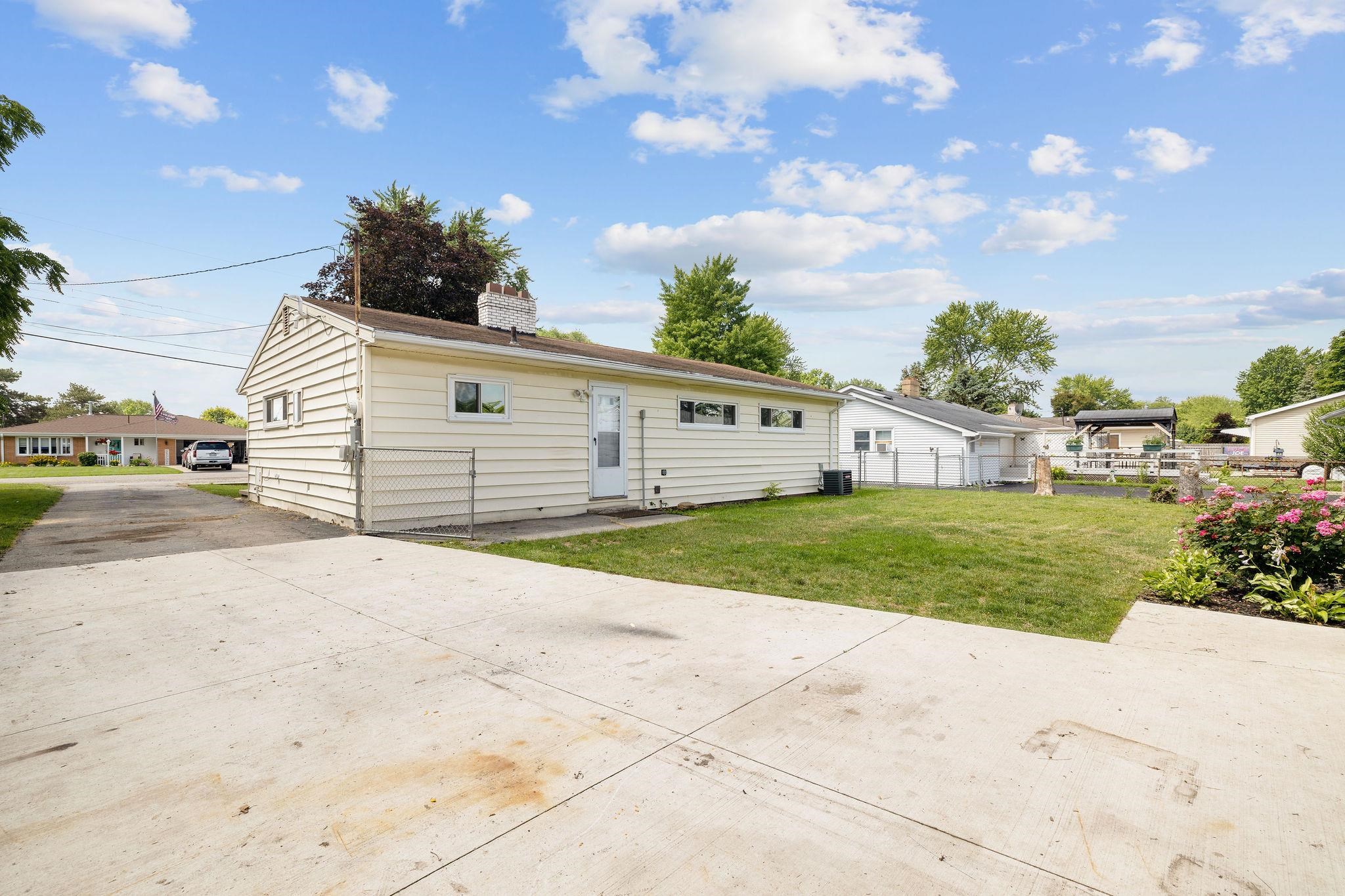 2122 Plainview Drive