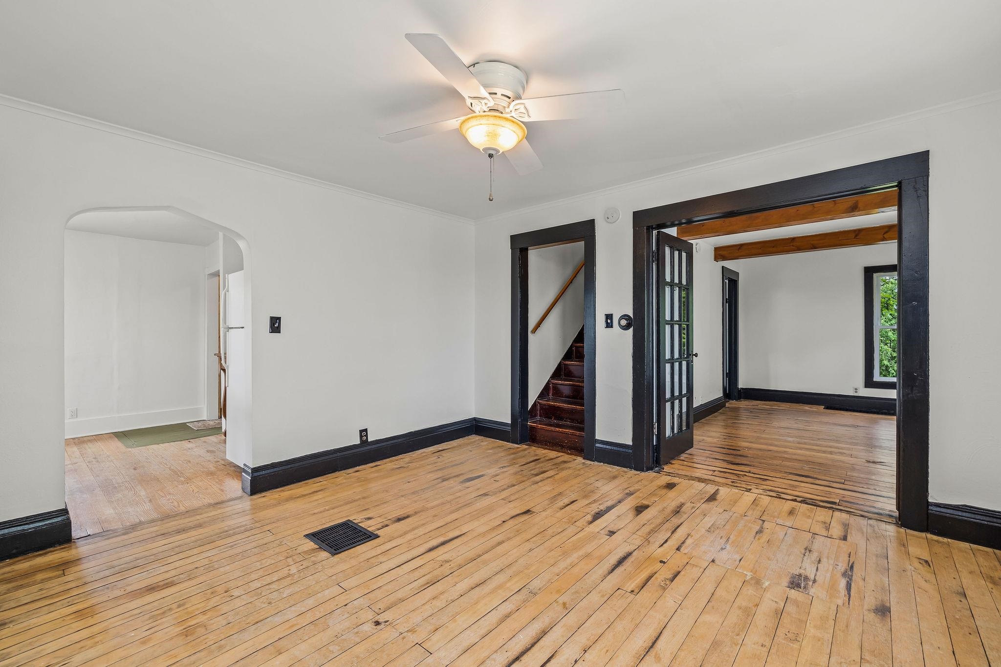 6354 E Rosebush
