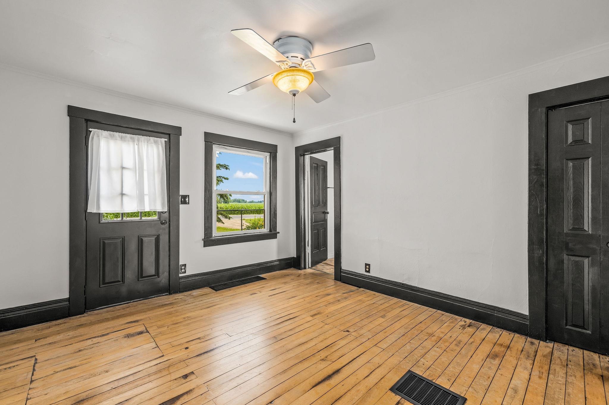 6354 E Rosebush