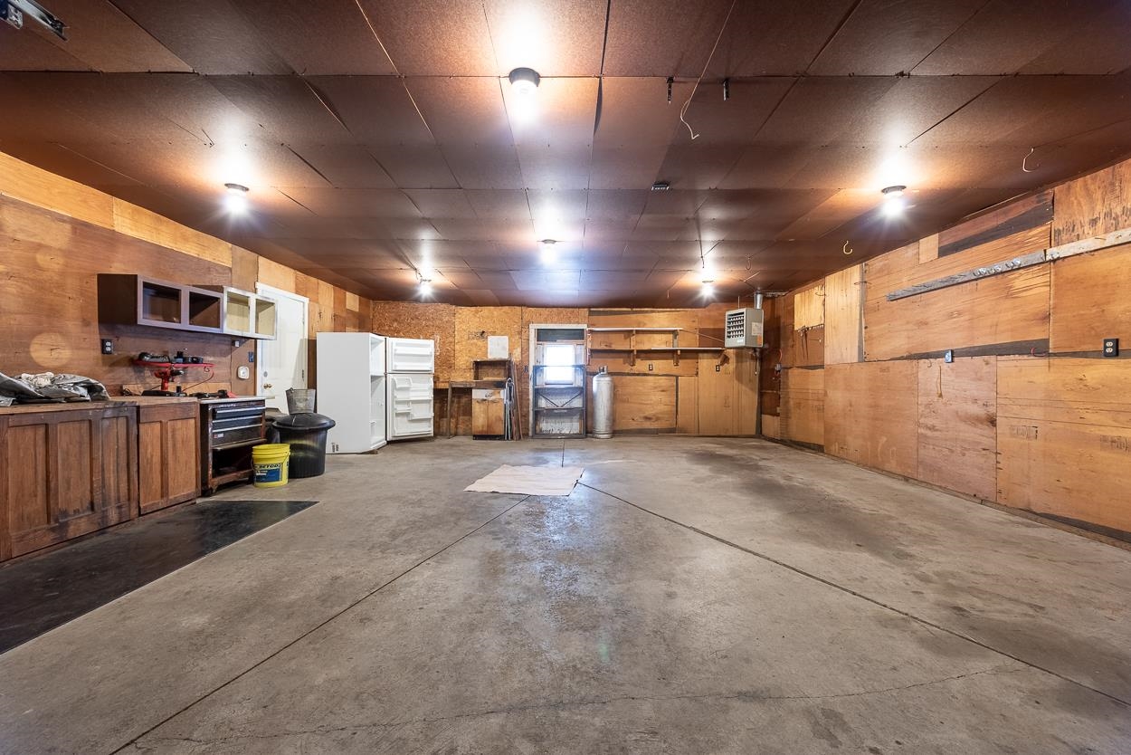 1602 S Eight Mile Road