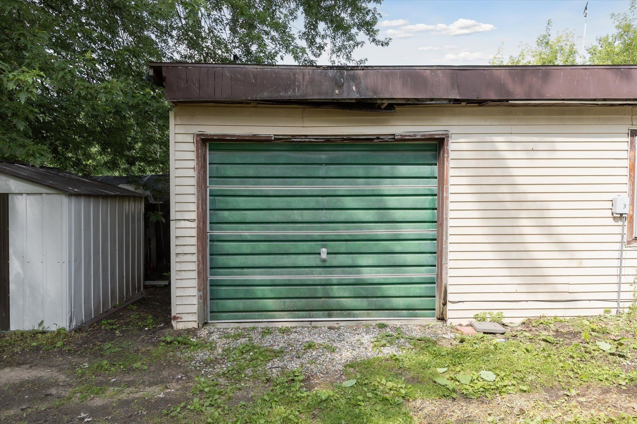 4042 S Oak
