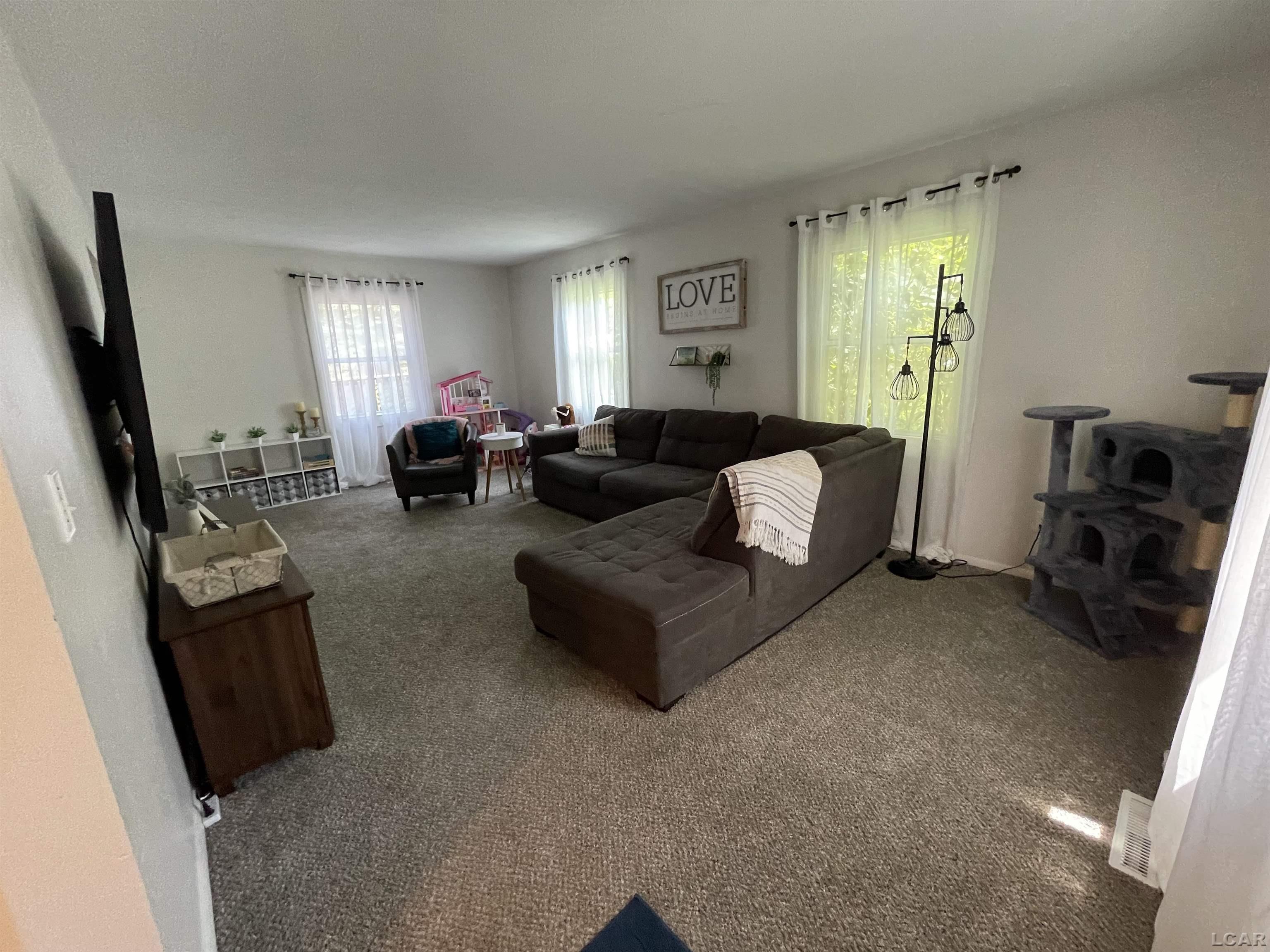 1062 Oram Dr
