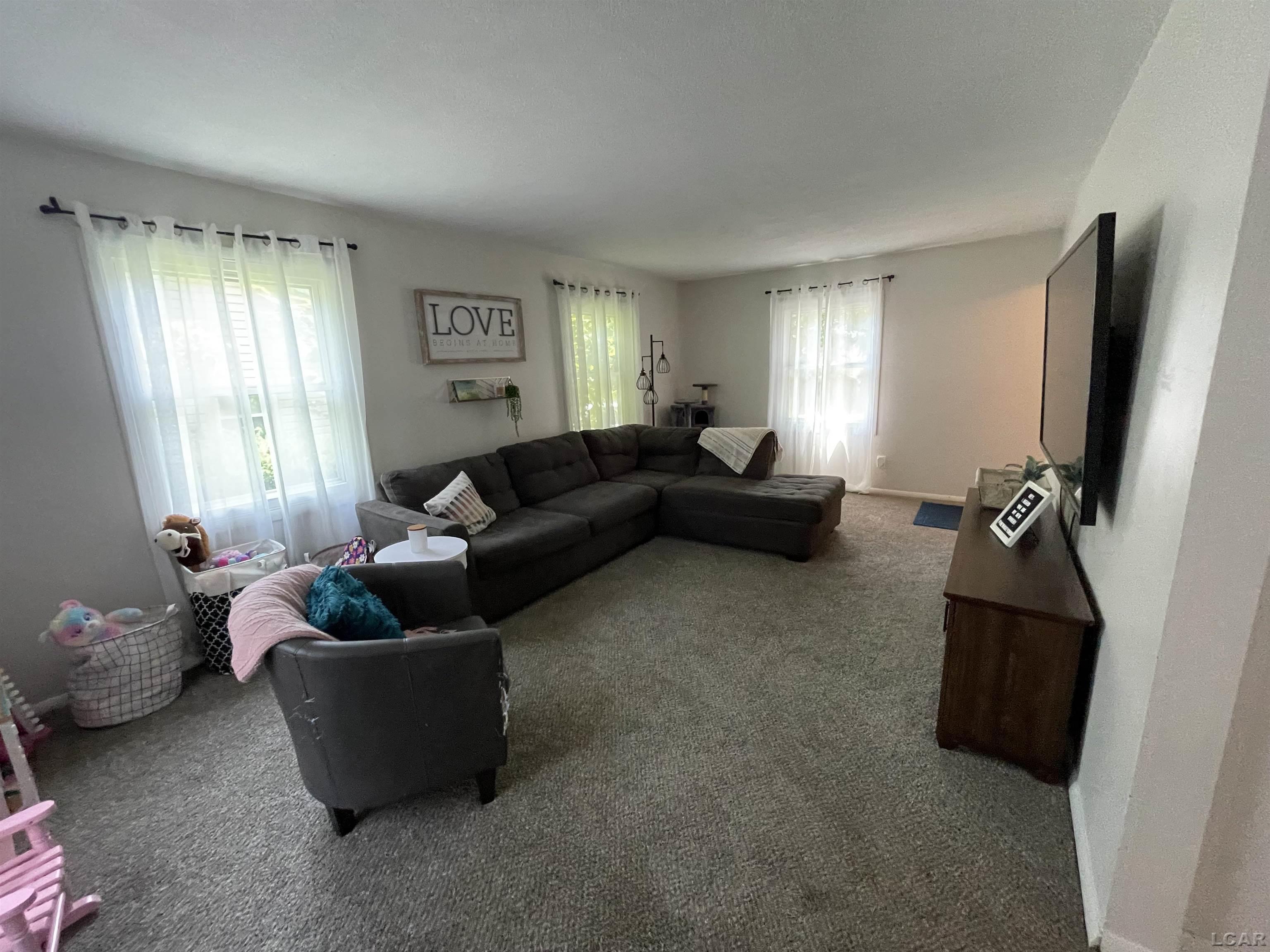 1062 Oram Dr