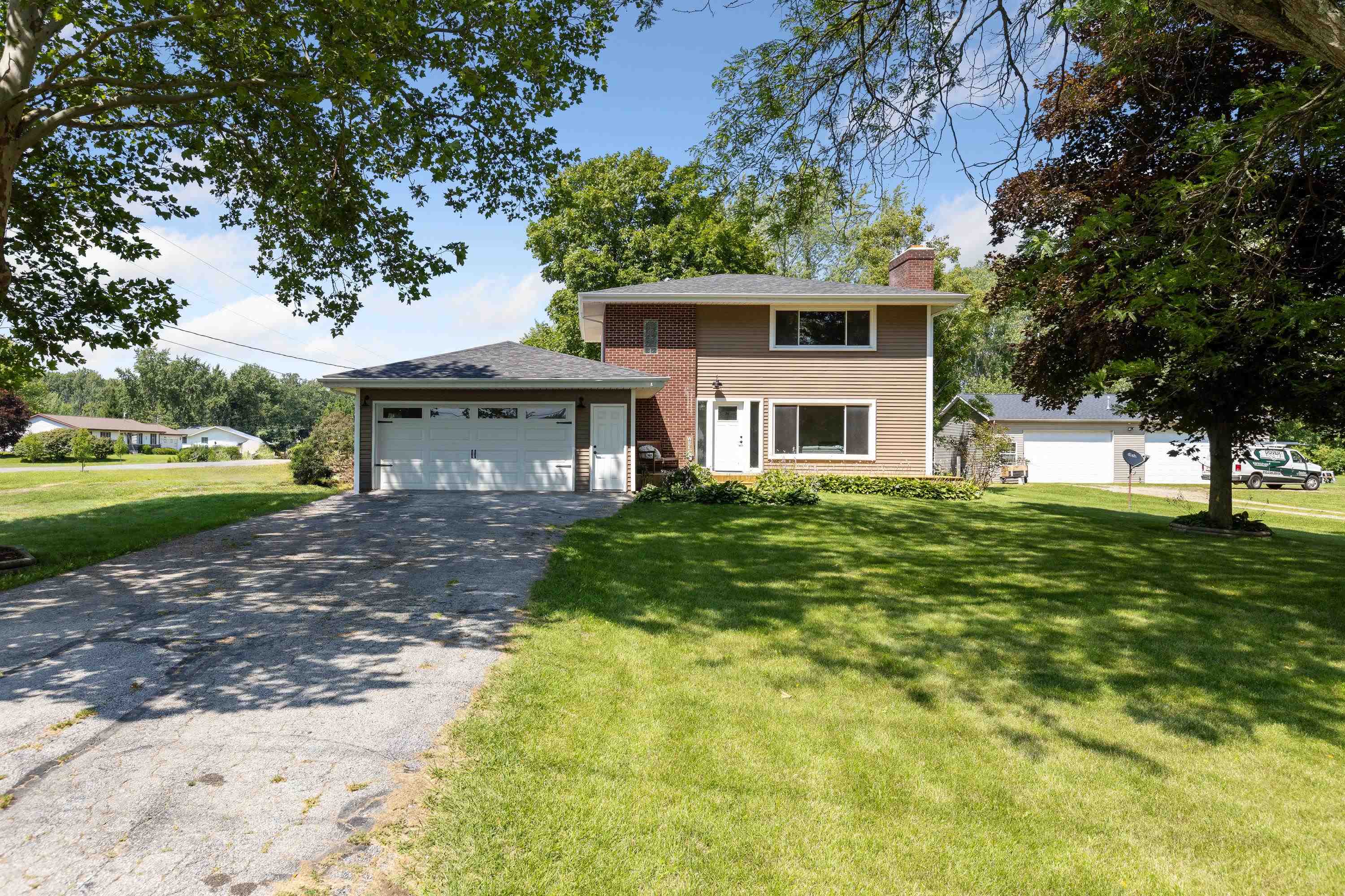 2251 E Stewart