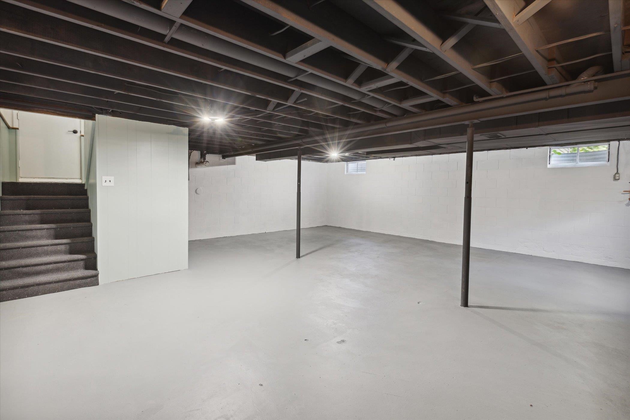 2251 E Stewart