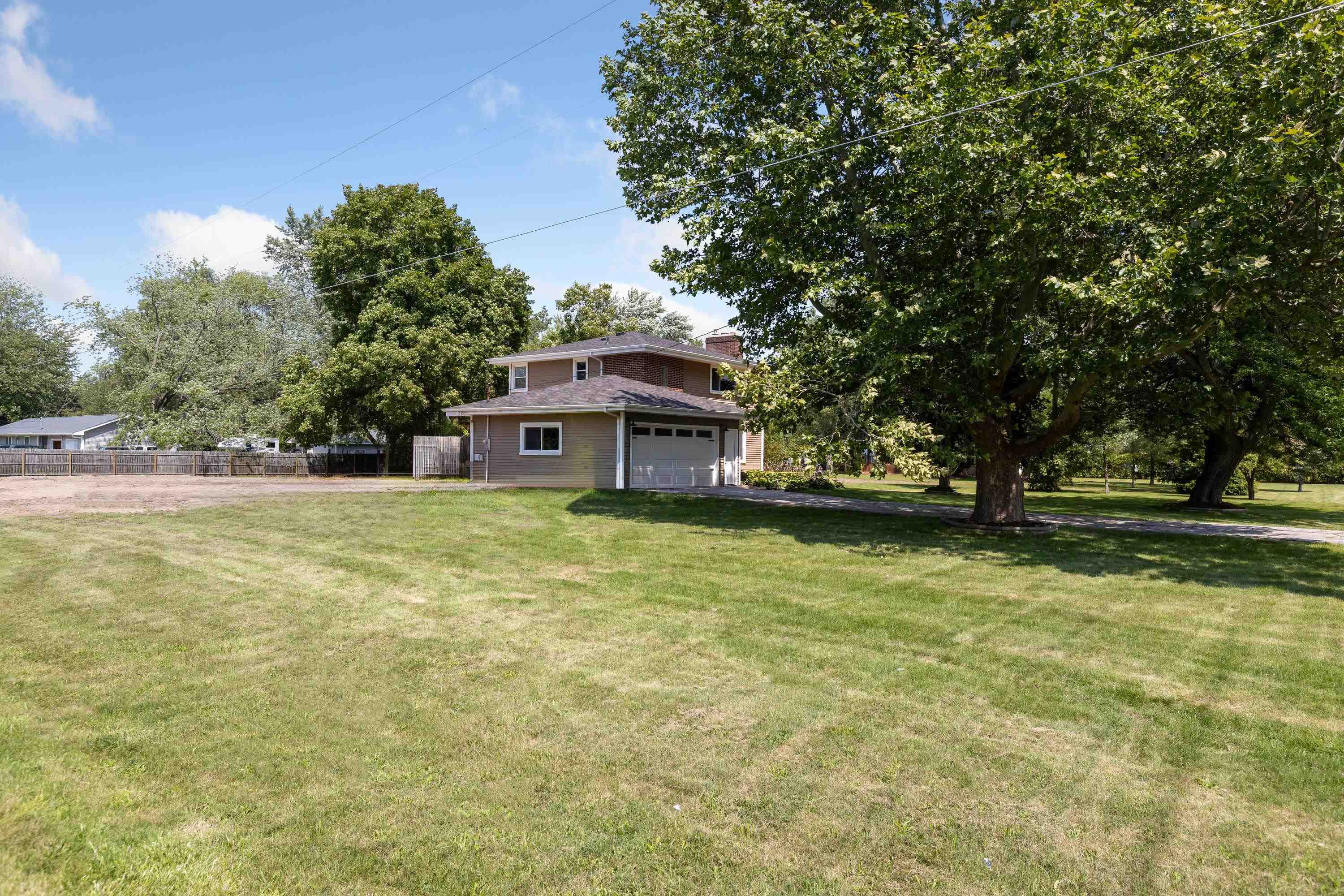 2251 E Stewart