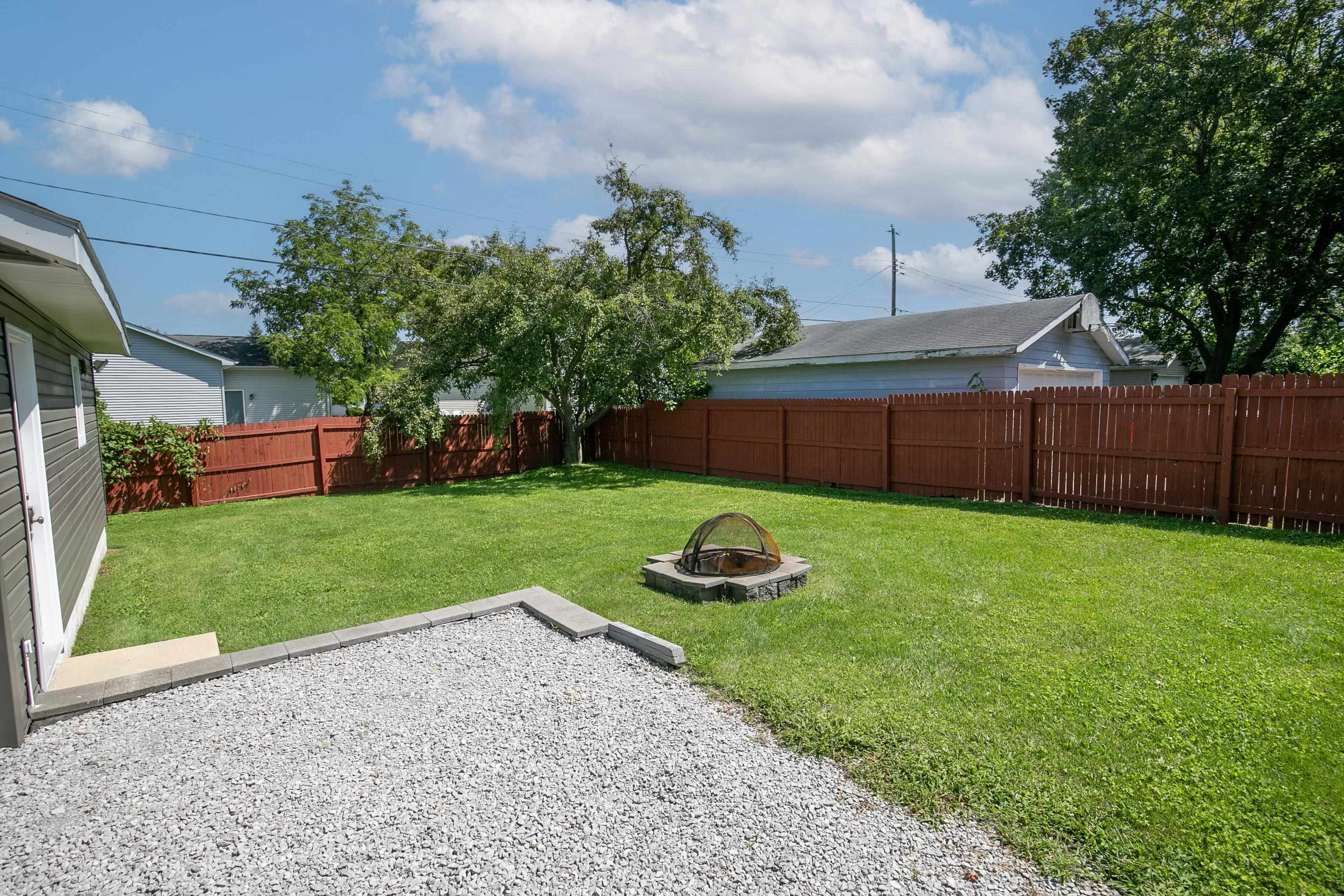 1502 Clay