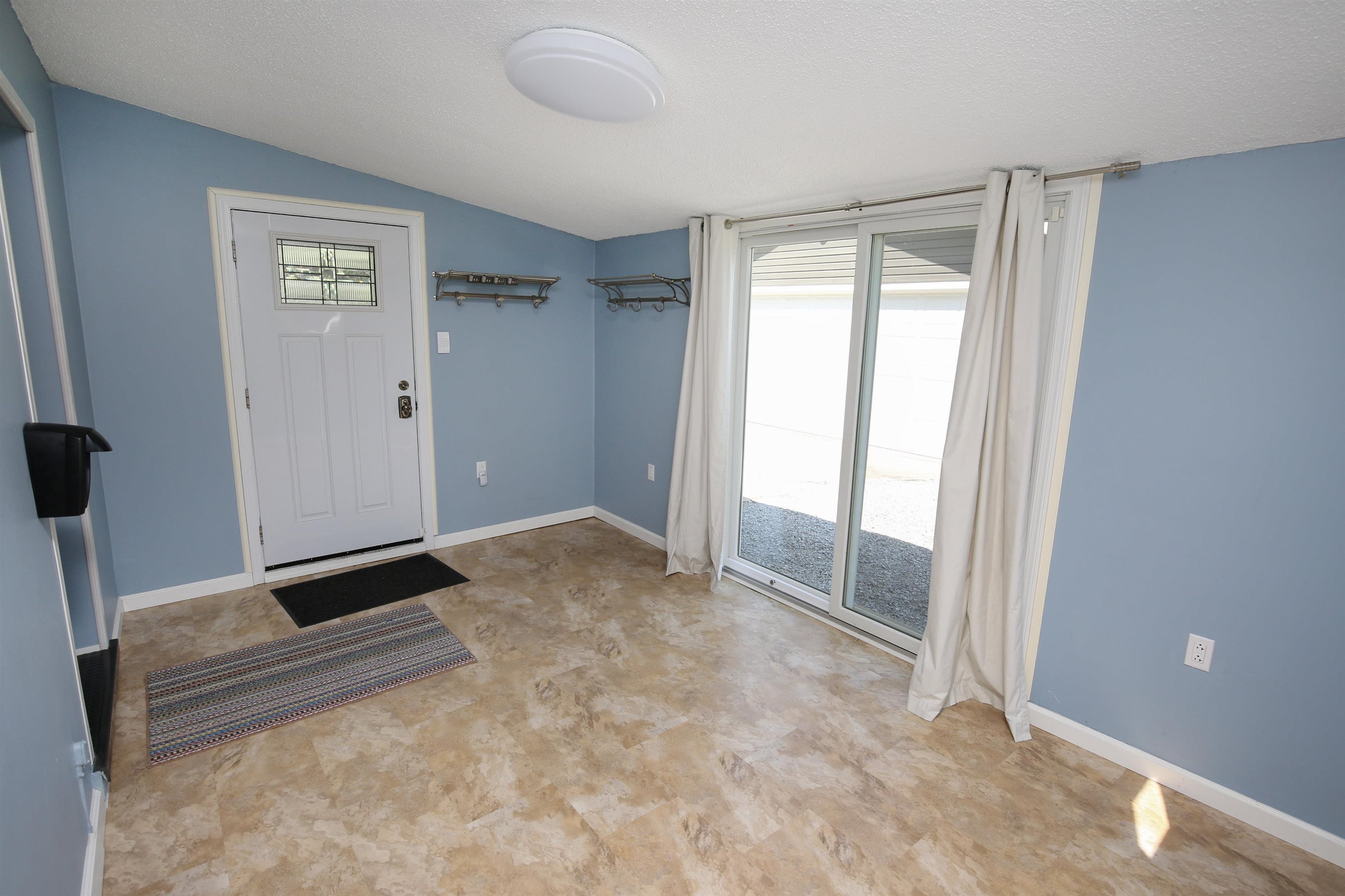 1502 Clay