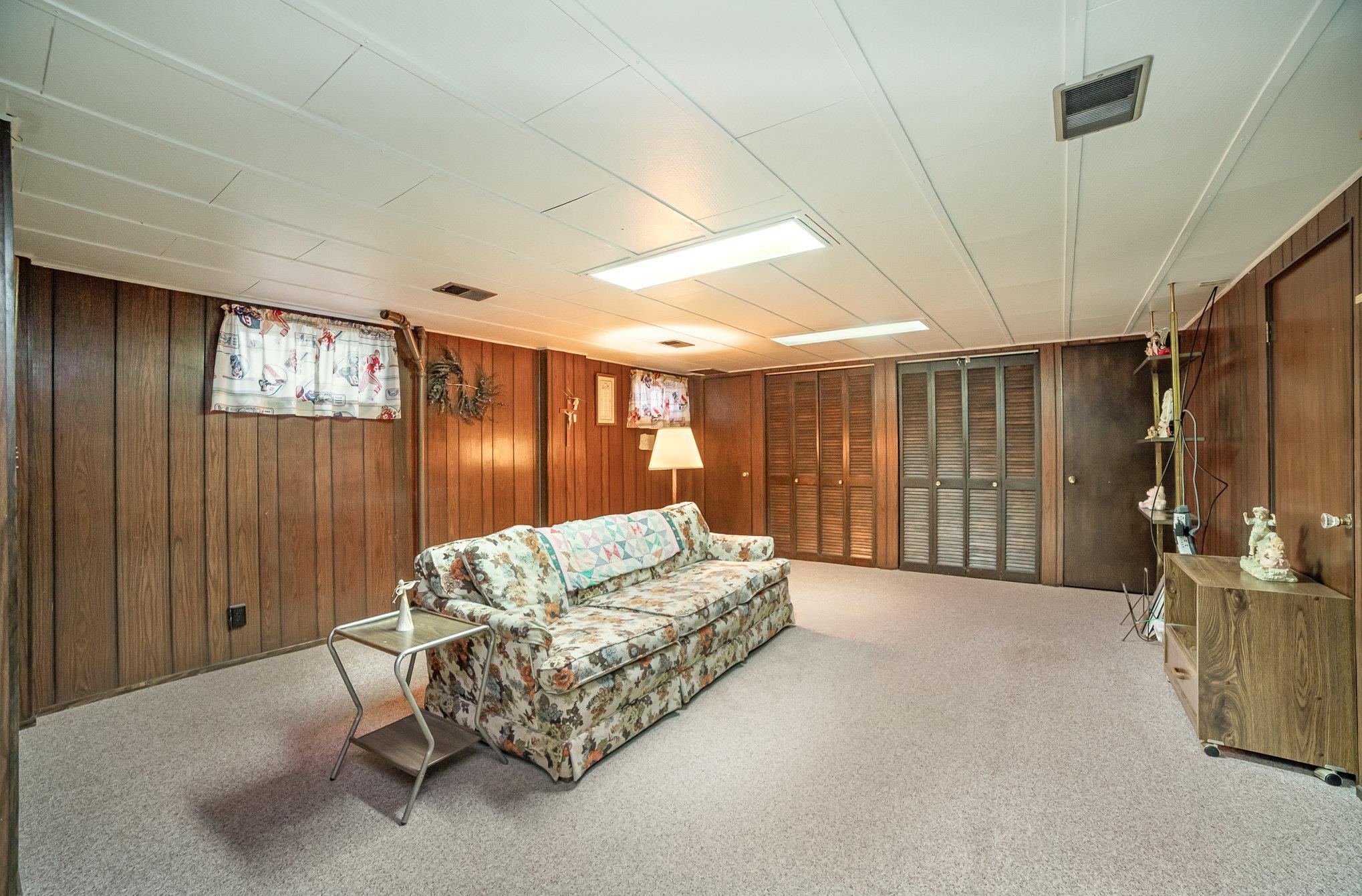 1402 S WARNER, BAY CITY, MI 48706