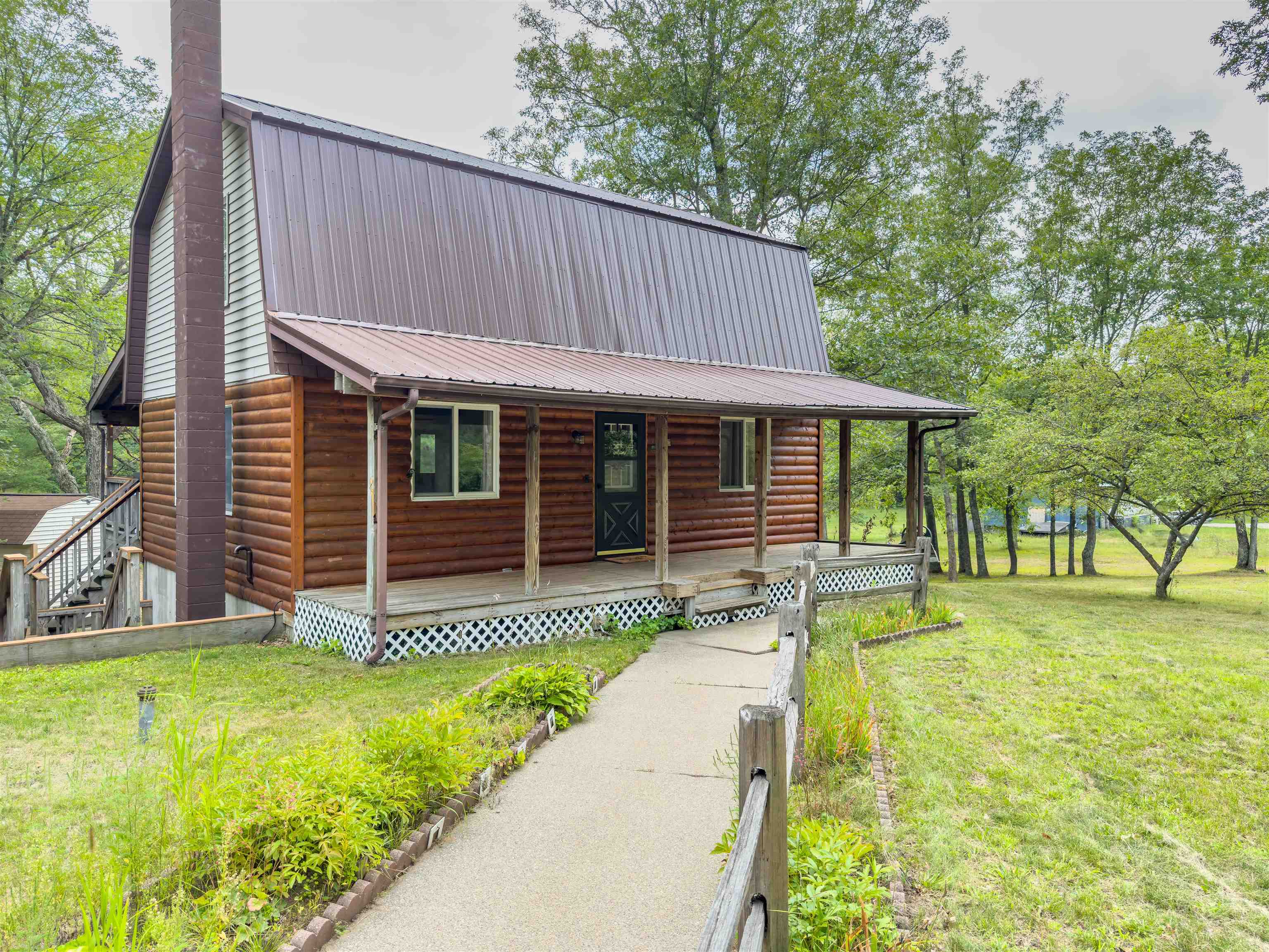 8353 E 8th